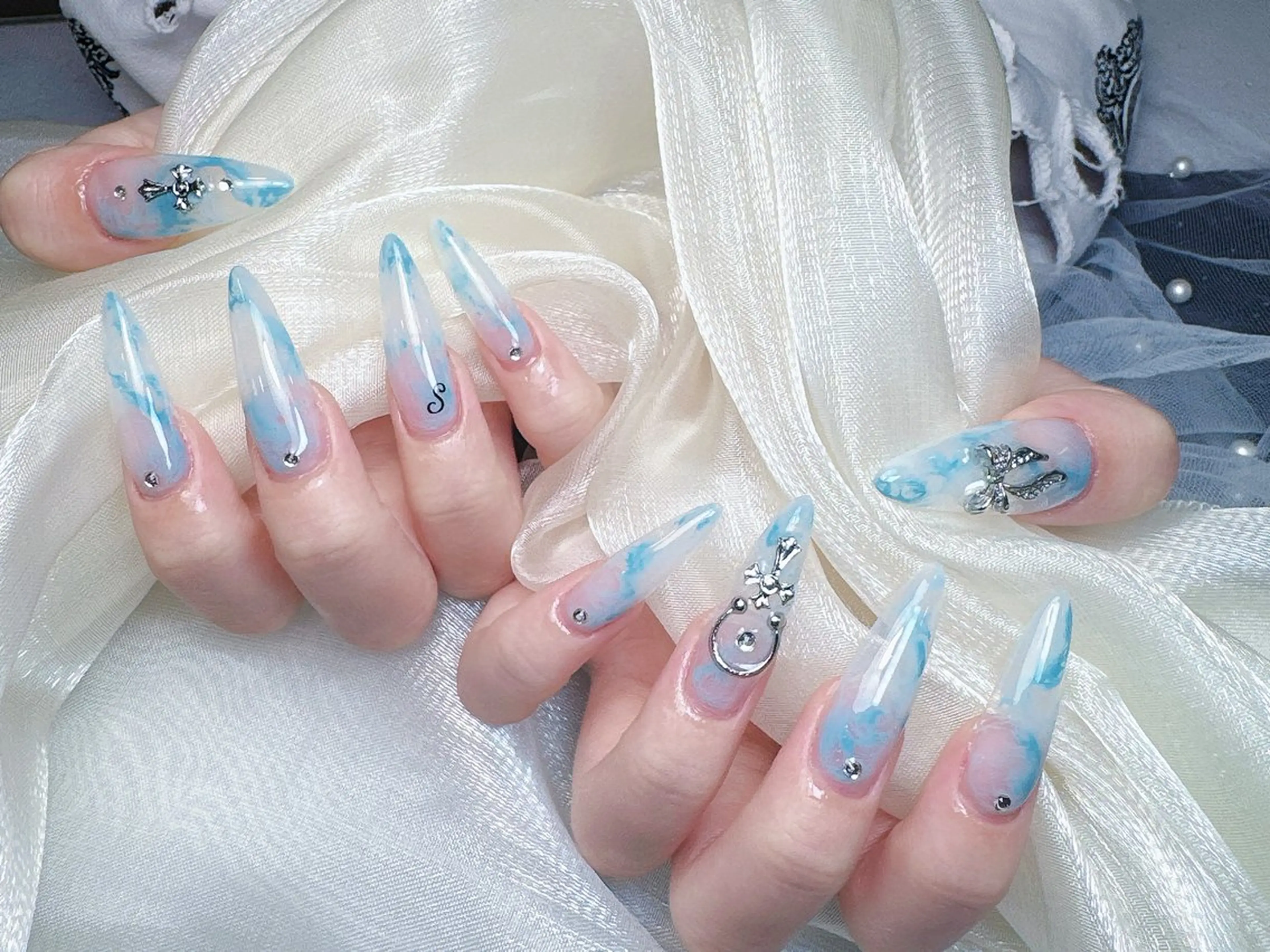 ネイル 長さ出し フレンチネイル ジェルネイル ガラスフレンチ 韓国ネイル HD Studioのネイルデザイン