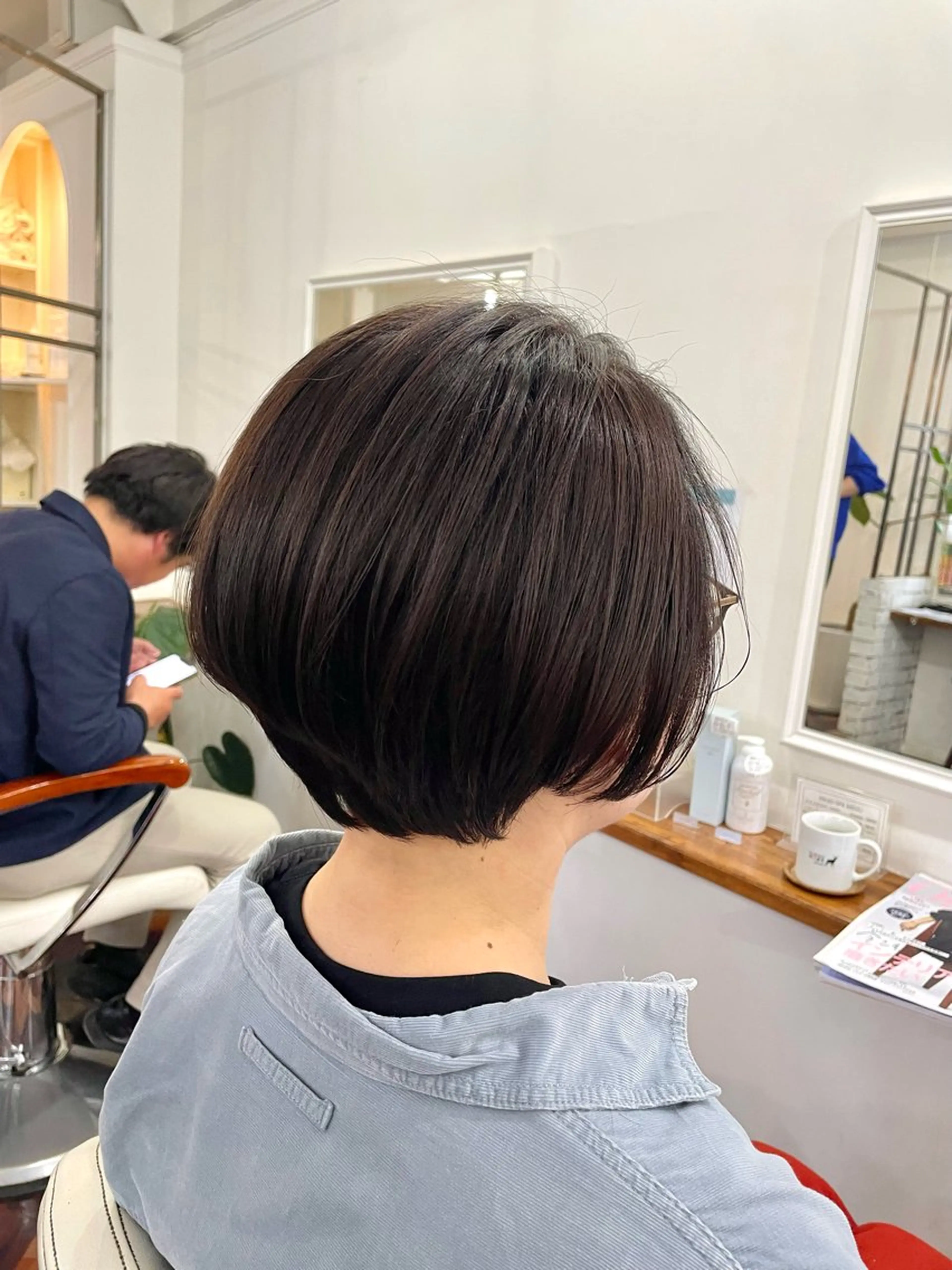 ショート カラー ショートボブ ブラウンカラー 透明感カラー デザインカラー イヤリングカラー カット ヘアカラー トリートメント mopa所属・mopa_kaede 暖色カラー/ロングのヘアスタイル