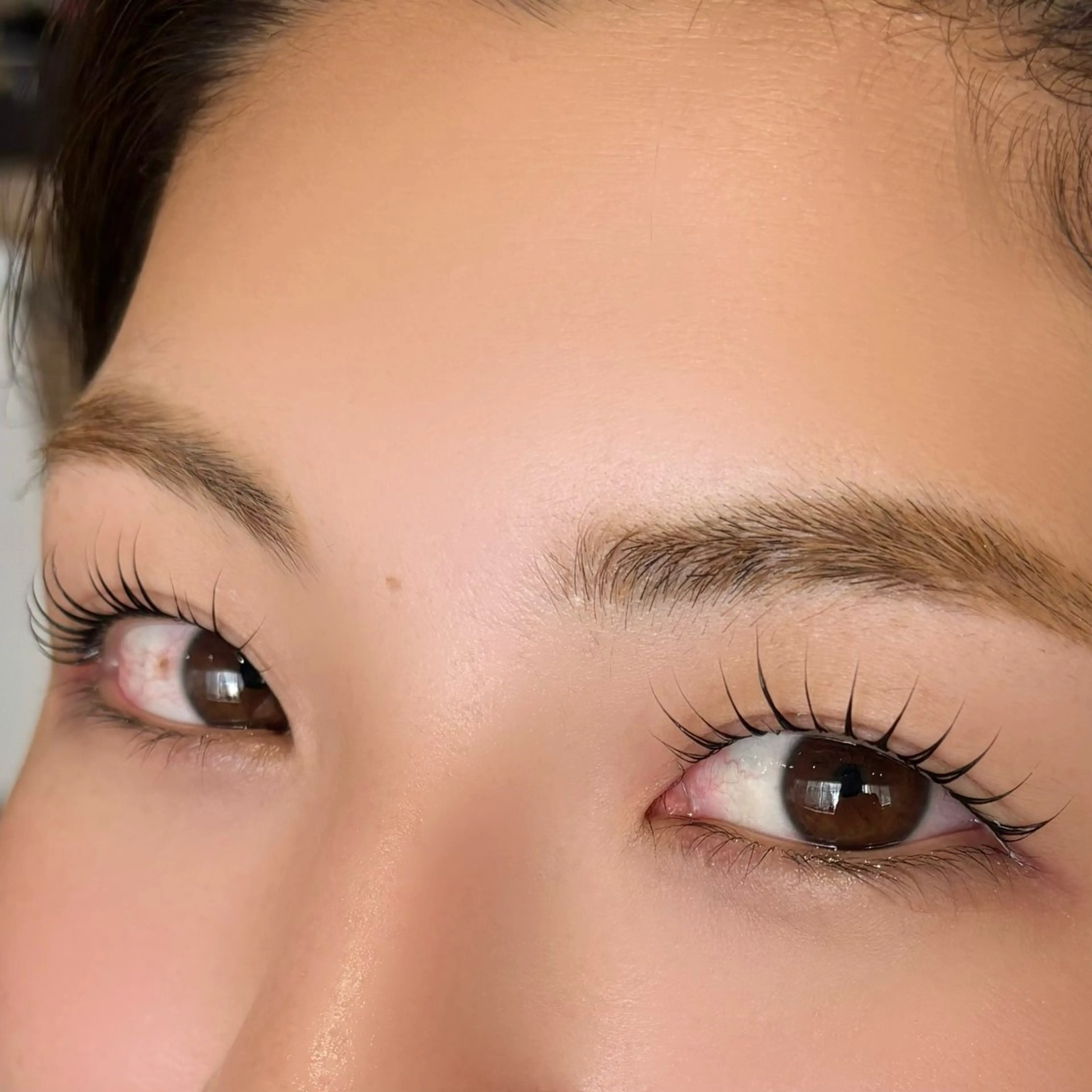 マツエク・マツパ LUCY NAIL&EYE所属・LUCY心斎橋 奥野の眉毛・アイブロウイメージ