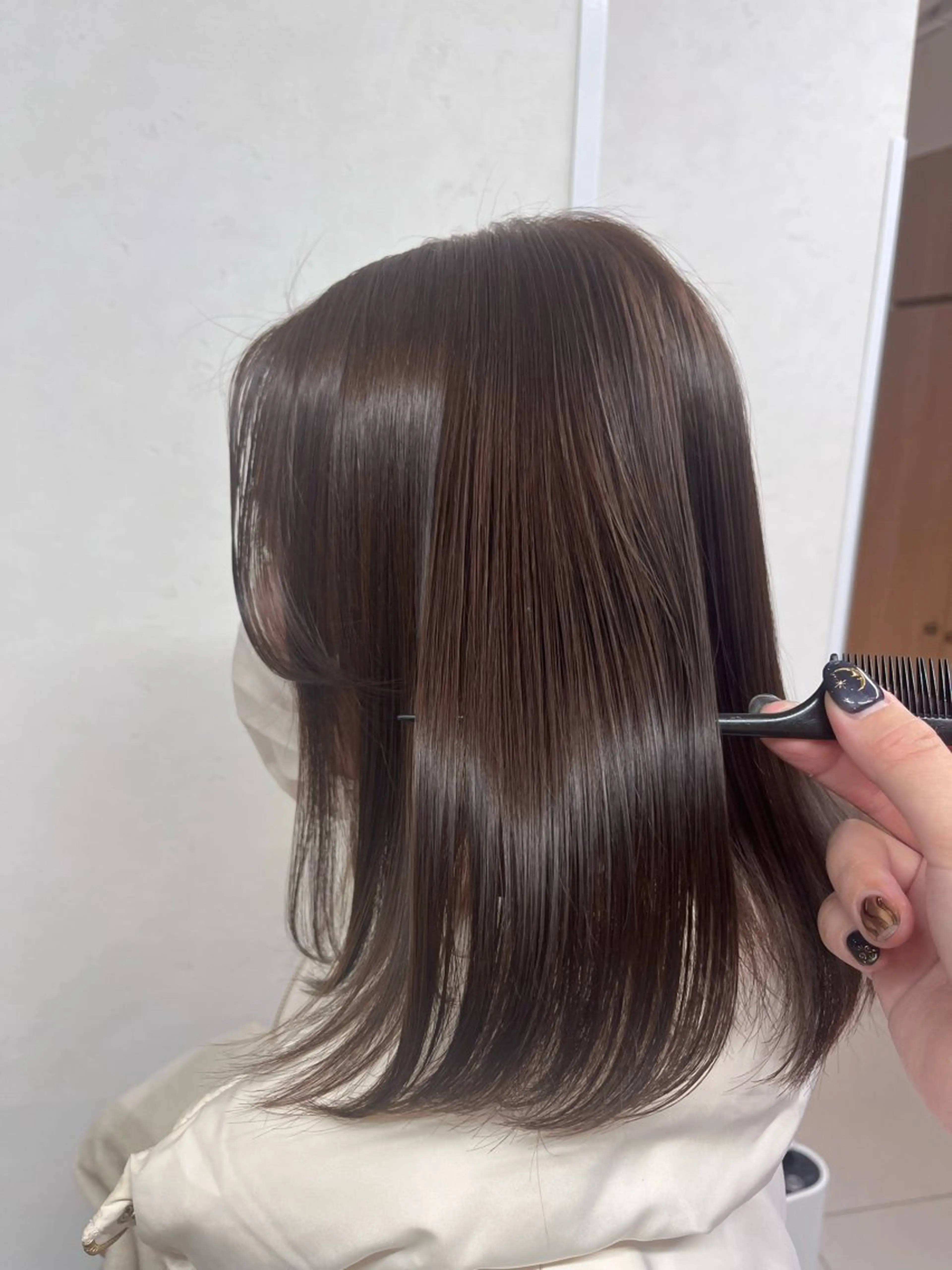 ミディアム ナチュラルベージュ/ 顔周りカット/由喜のヘアスタイル