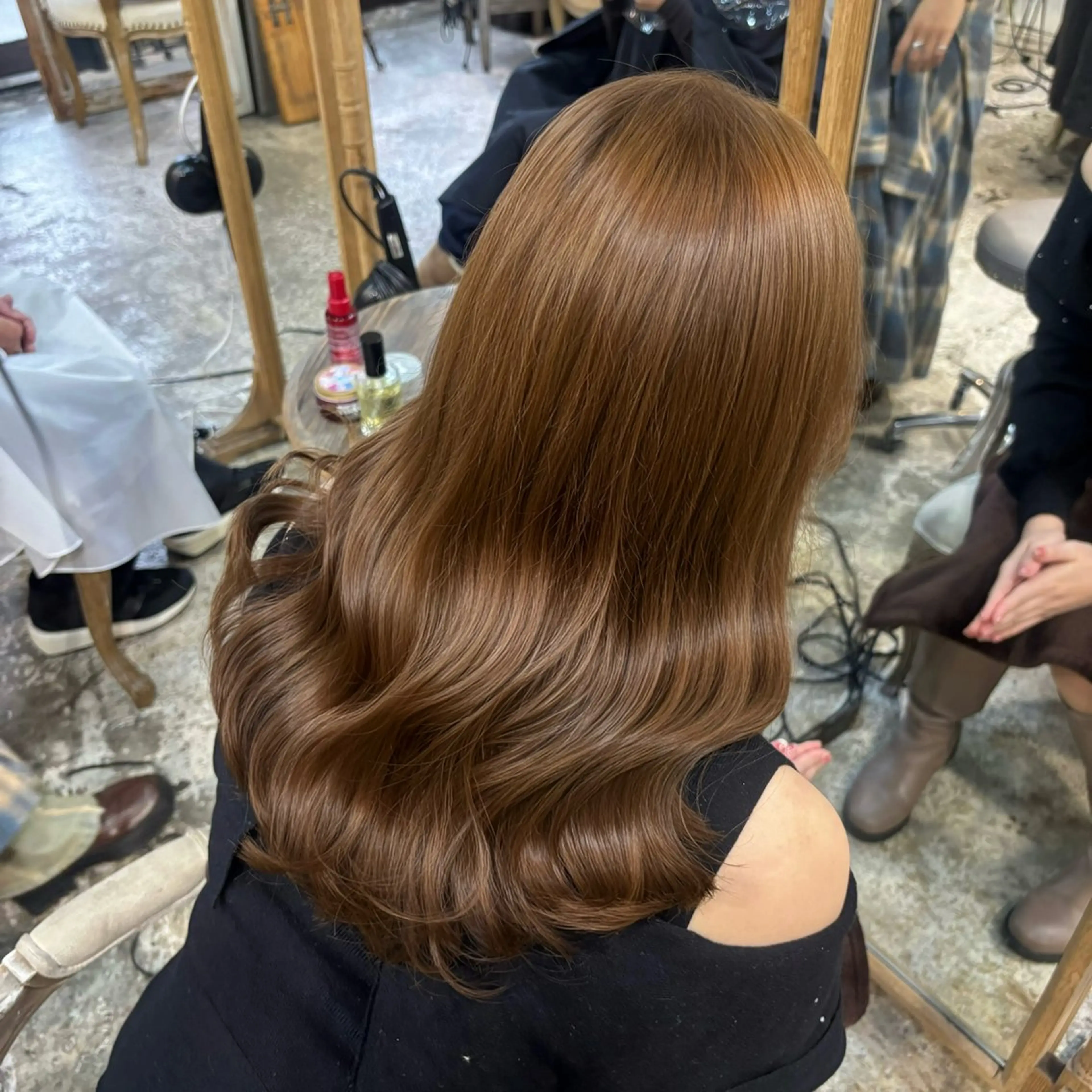 セミロング カラー ヘアカラー 柔らかブリーチ 🤎YUKAのヘアスタイル