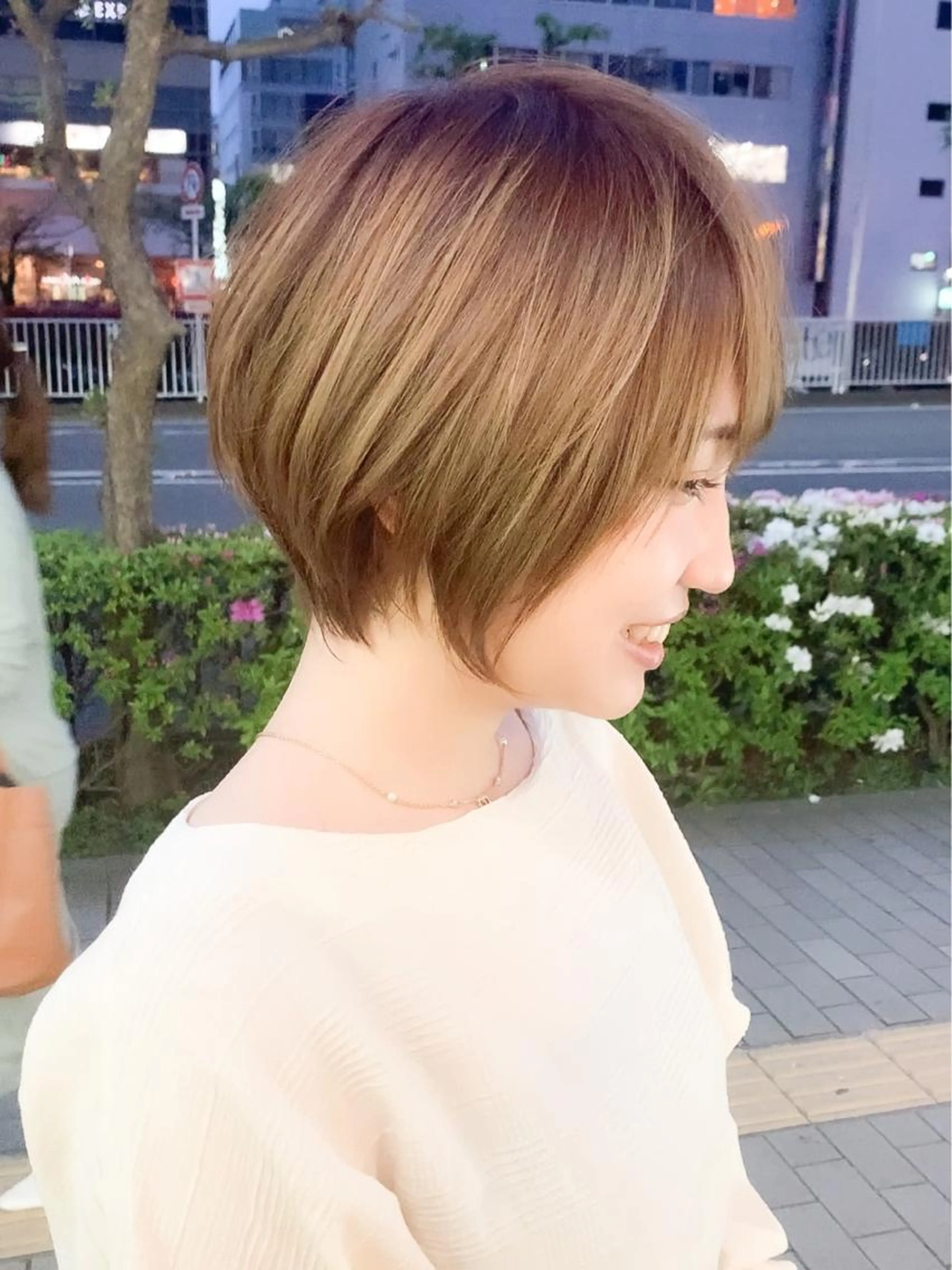 【🌻ブリーチ毛でも安心🌻】小顔ショートカット+ツヤサラ髪質改善（酸熱トリートメント）の写真