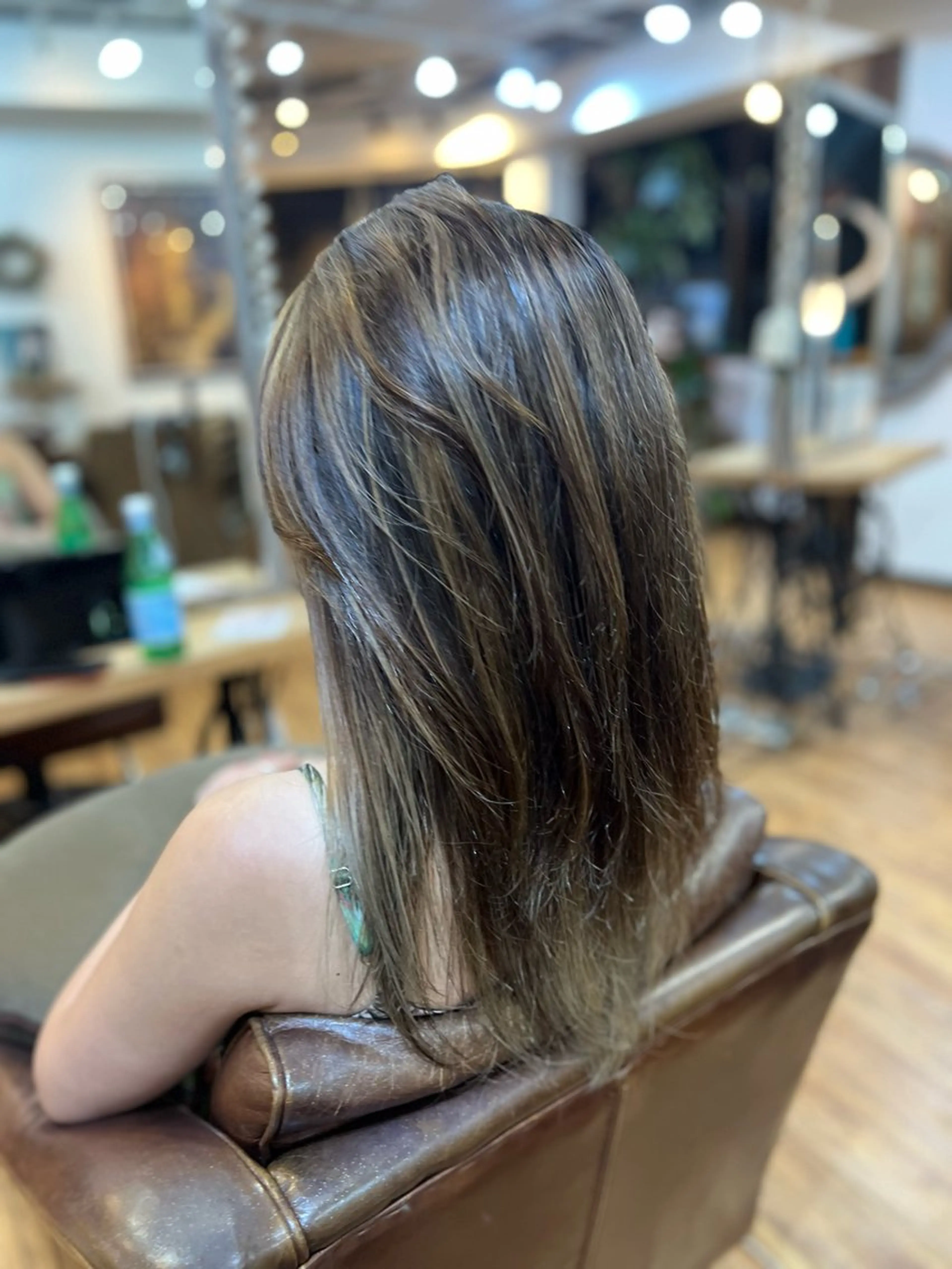 ミディアム カラー デザインカラー ハイライトカラー インナーカラー ハイライト レイヤーカット ヘアカラー 180°One Eighty Degrees所属・ERIKA/ ハイライト/ショートのヘアスタイル