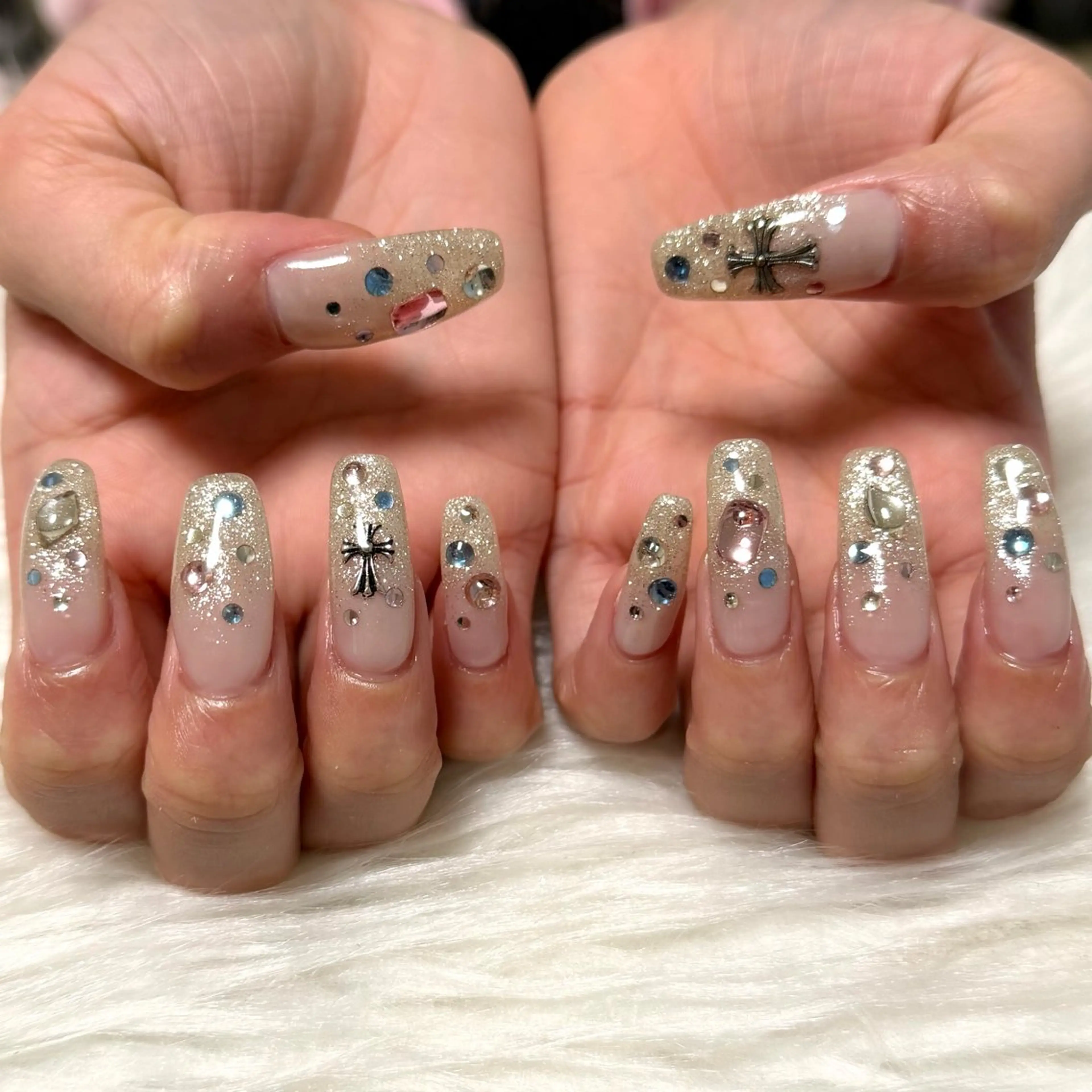 ネイル アートネイル キラキラネイル ストーンネイル ハンドネイル アスピーネイル所属・アスピーネイル asukaのネイルデザイン