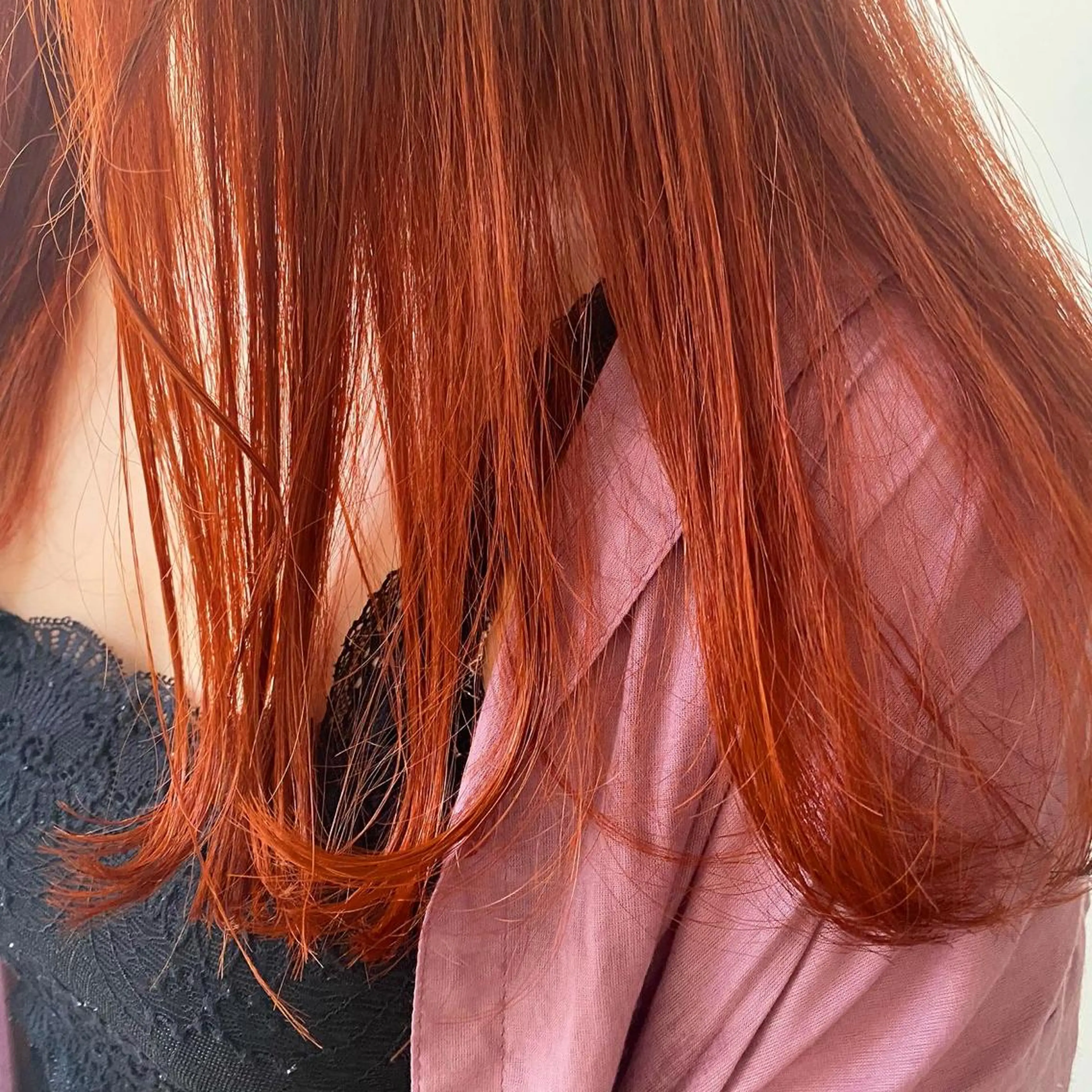 ミディアム カラー ANNA ／艶髪／ハイトーンのヘアスタイル