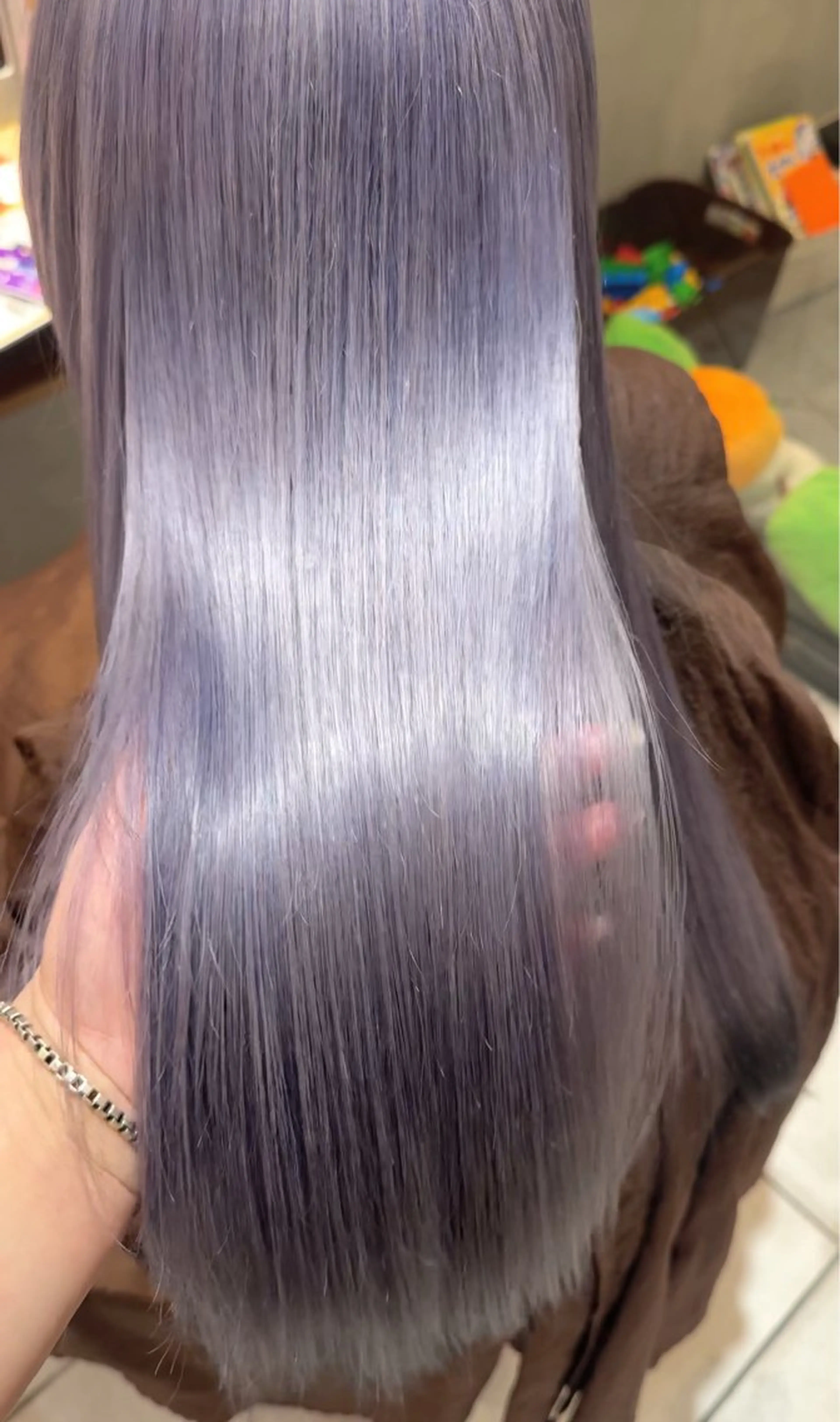 ロング カラー ブリーチ ケアブリーチ ハイトーンカラー ラベンダーカラー シルバー RIPPLE所属・たかはし るなのヘアスタイル