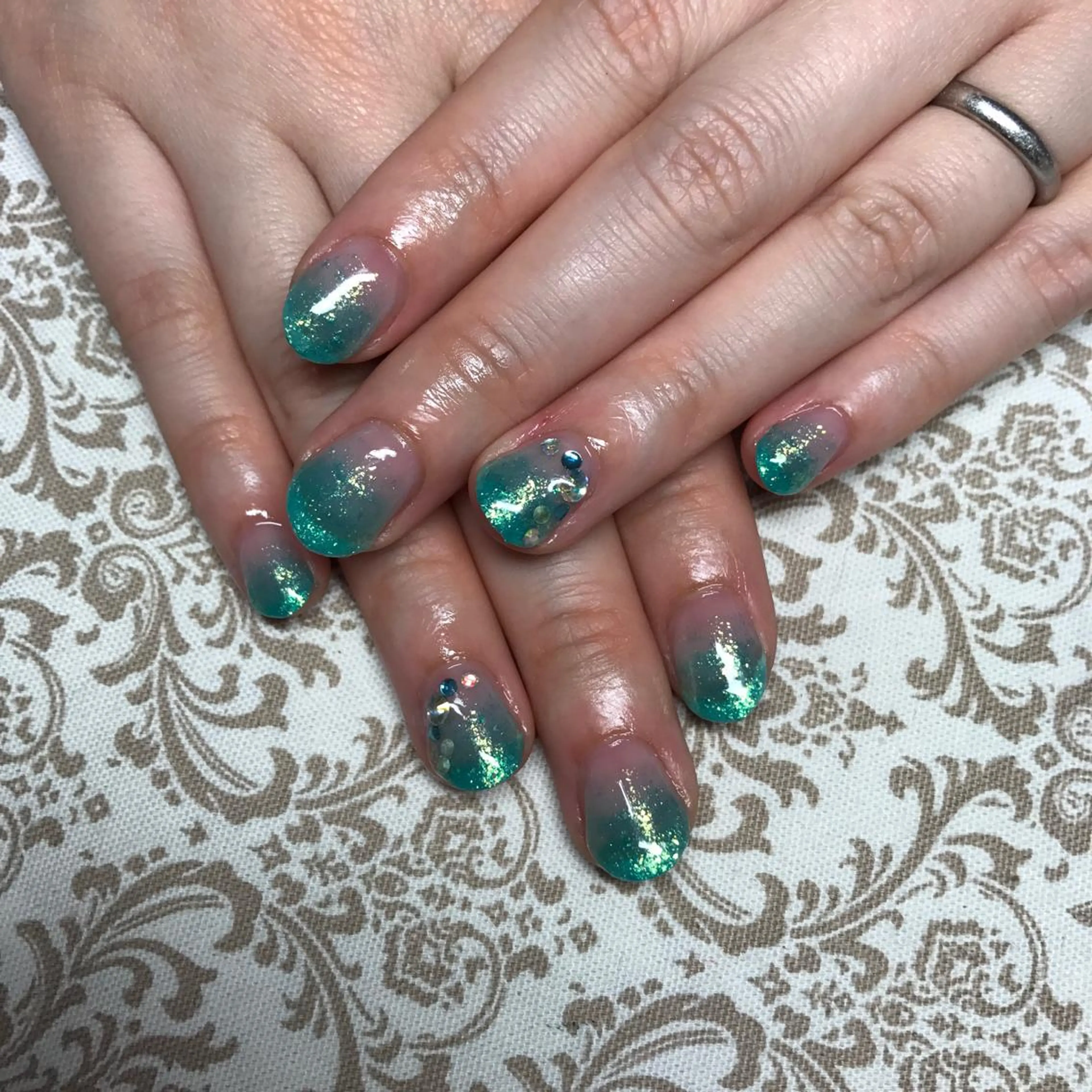 ネイル ラメ(グリッター) ラメグラデーション COCO+所属・COCO +のエステ・リラクイメージ