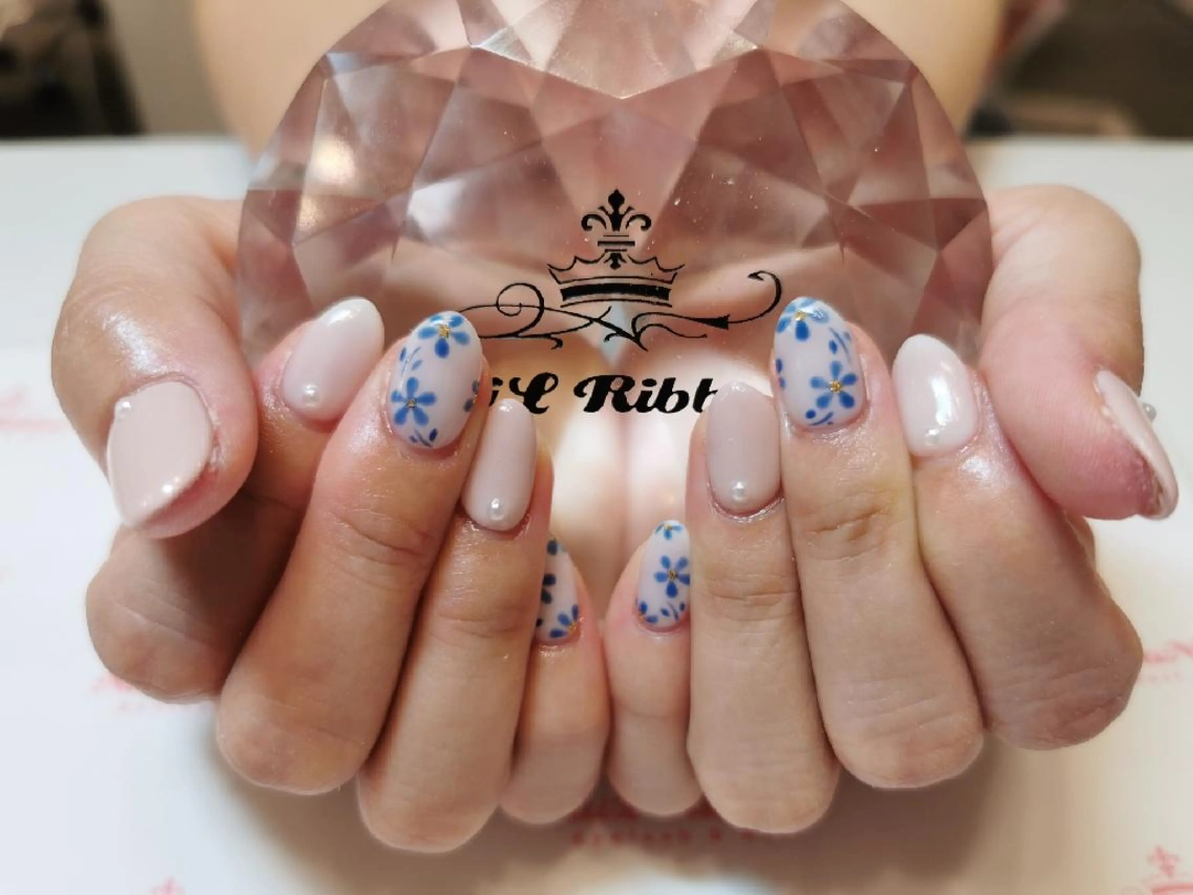 ネイル ネイルリボン 受付スタッフのネイルデザイン