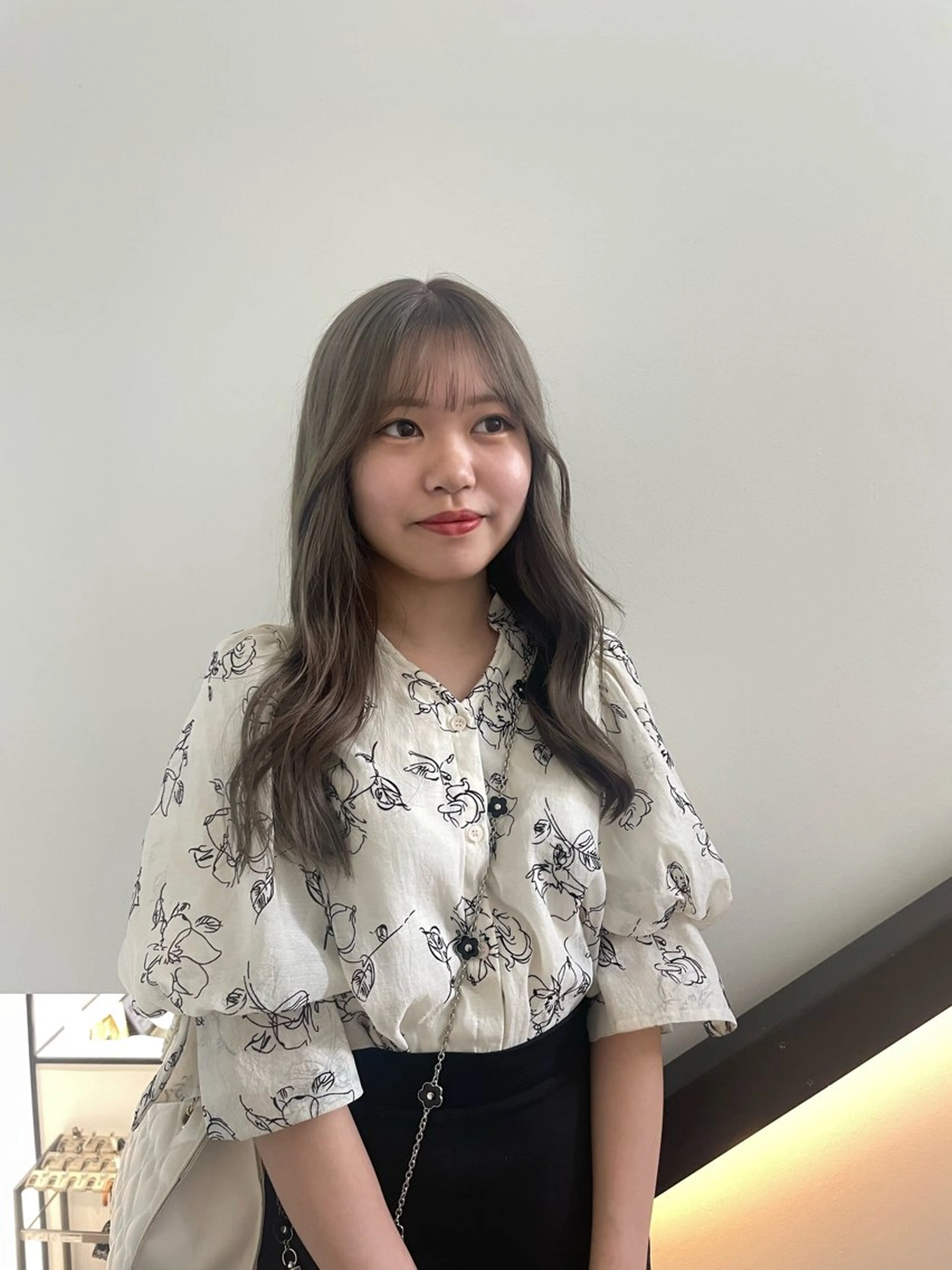 ミディアム カラー ヘアカラー トリートメント 🌟暖色系ハイトーン 🌟AIのヘアスタイル