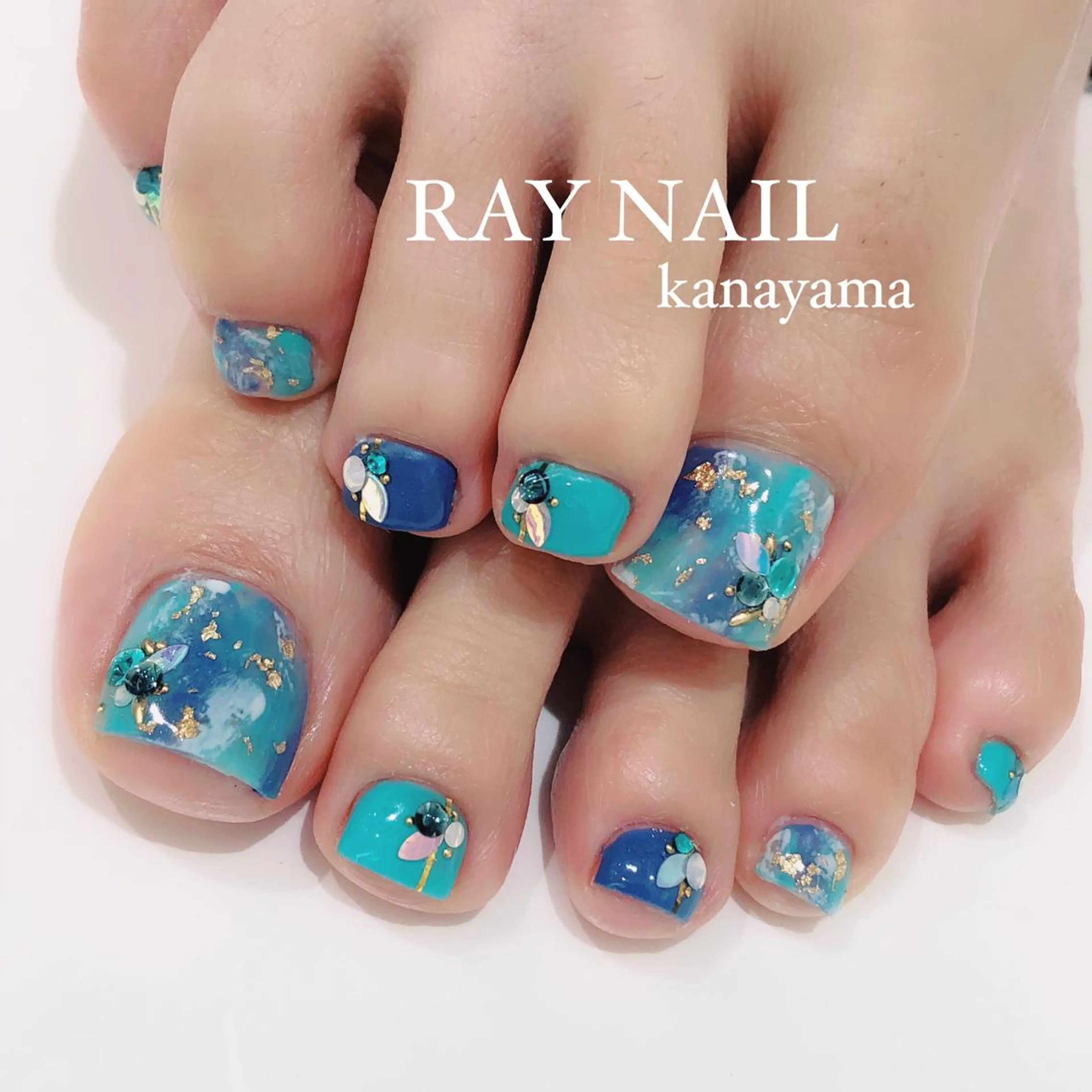 ネイル グリーン 夏ネイル フットネイル Arowa 伊田のネイルデザイン