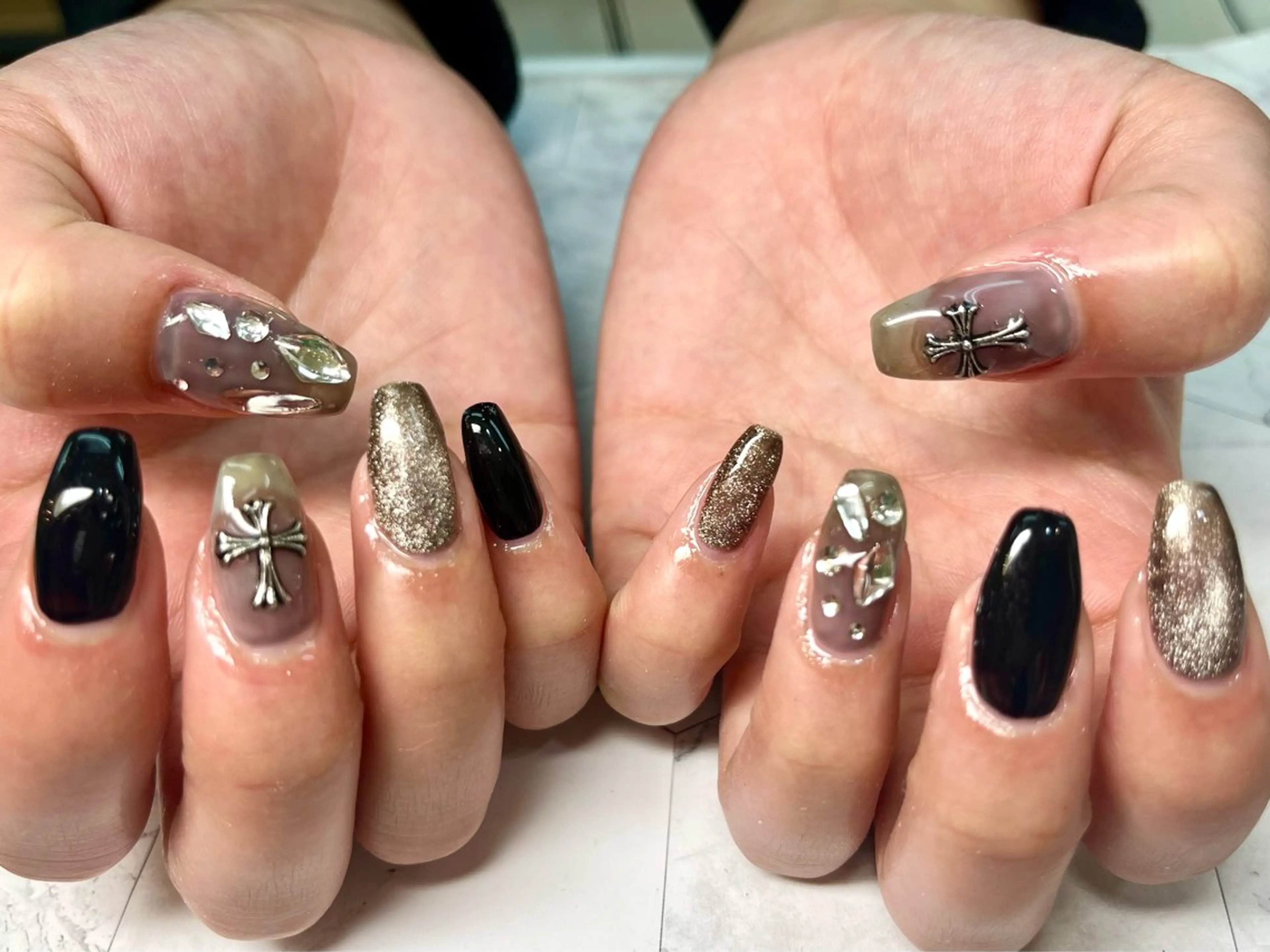 ネイル Queennail 北堀江megumiのネイルデザイン