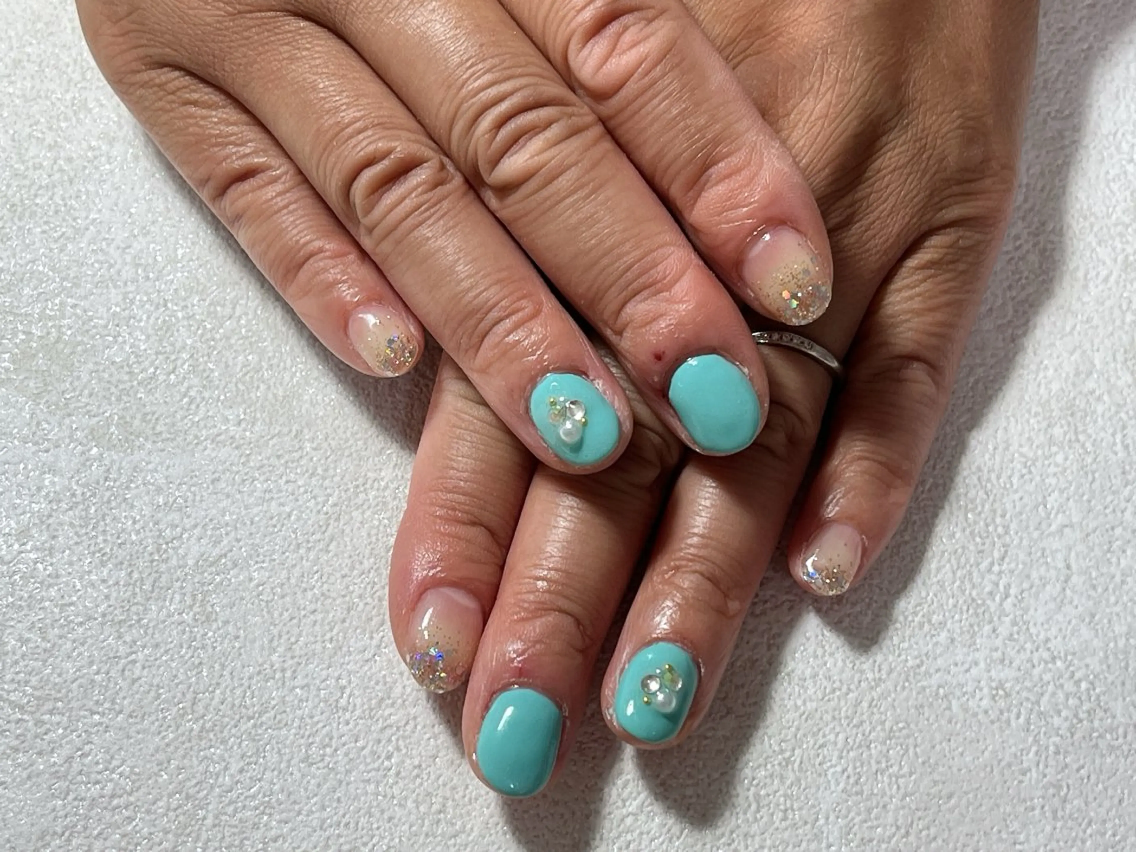 ネイル オーロラネイル ブルー フットネイル フレンチネイル ジェルネイル ハンドネイル Mogu nail 二子玉川のネイルデザイン