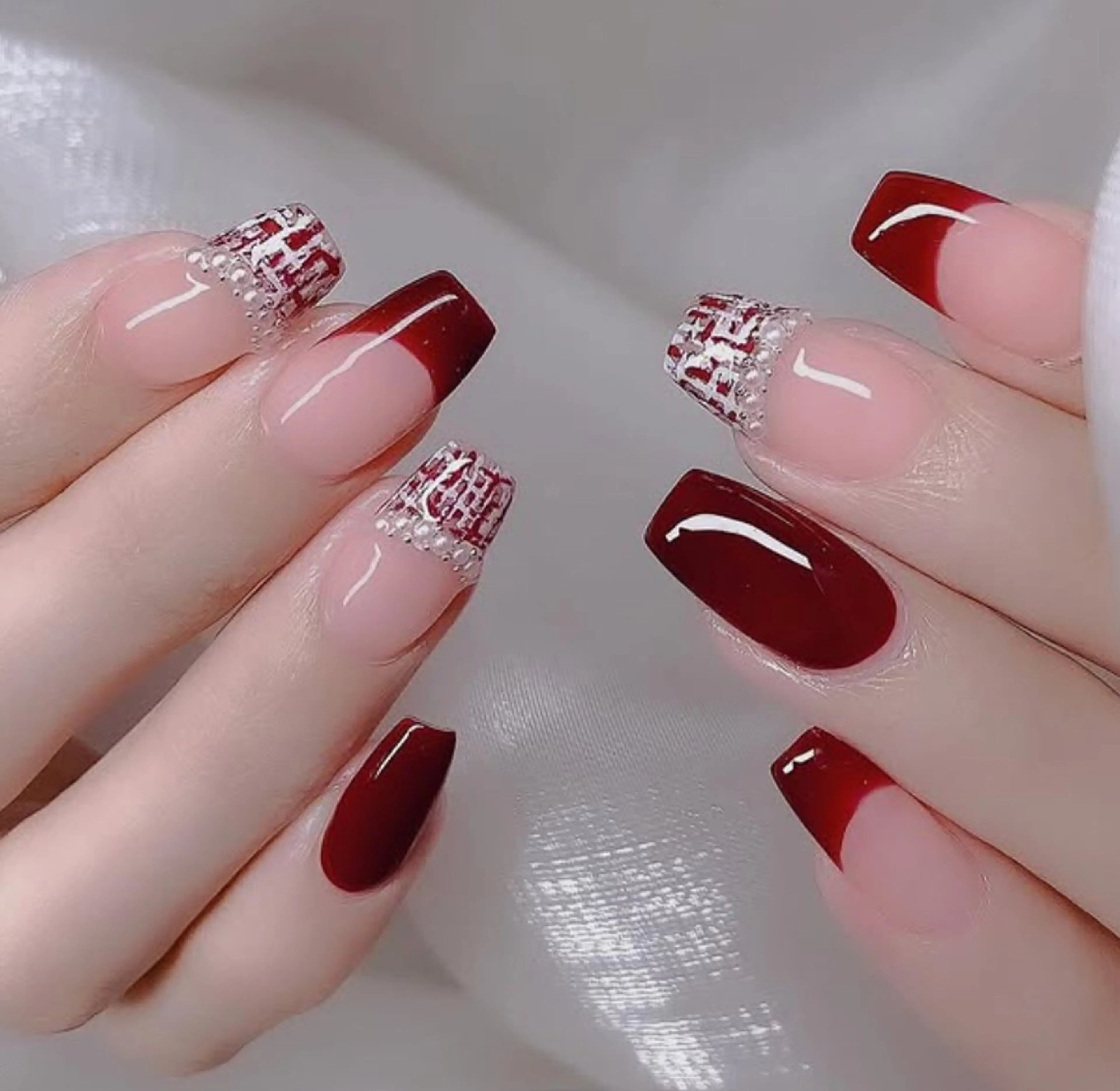 ネイル フレンチネイル ガーリー 春ネイル ツイードネイル ハンドネイル Roger 舞のネイルデザイン