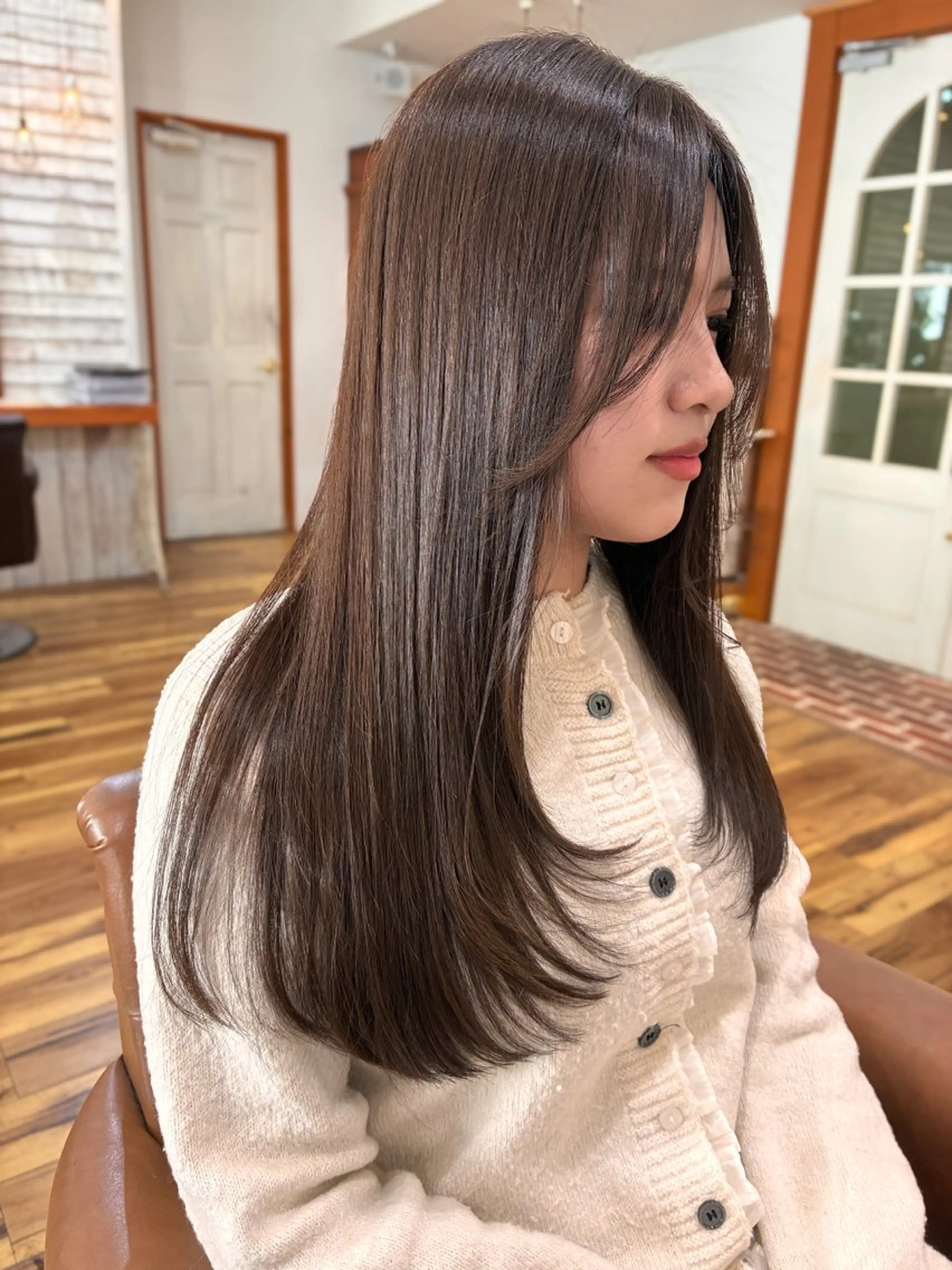 セミロング 秋田 弥生のヘアスタイル