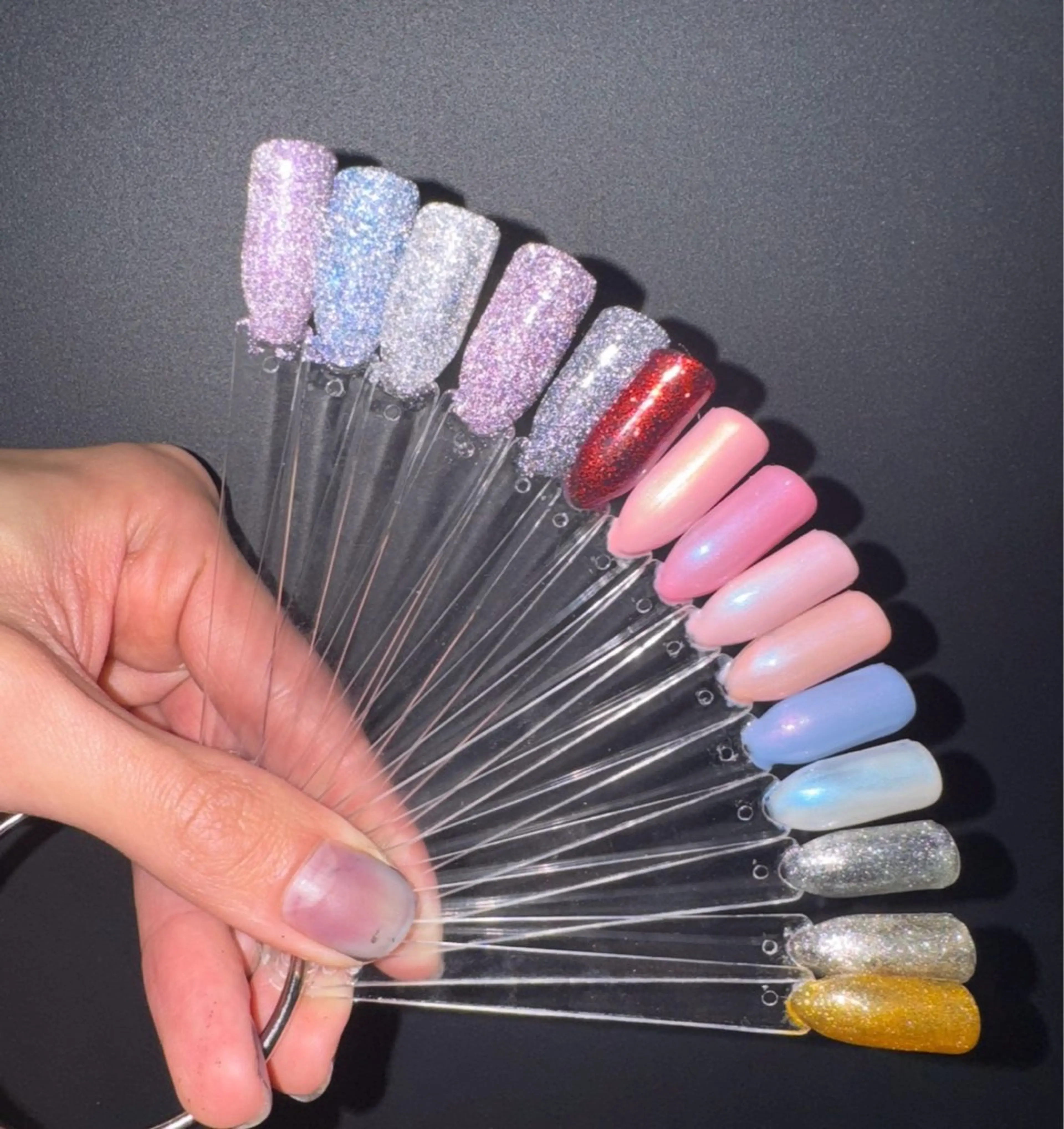 ネイル Anewzel アニュッツェルのネイルデザイン