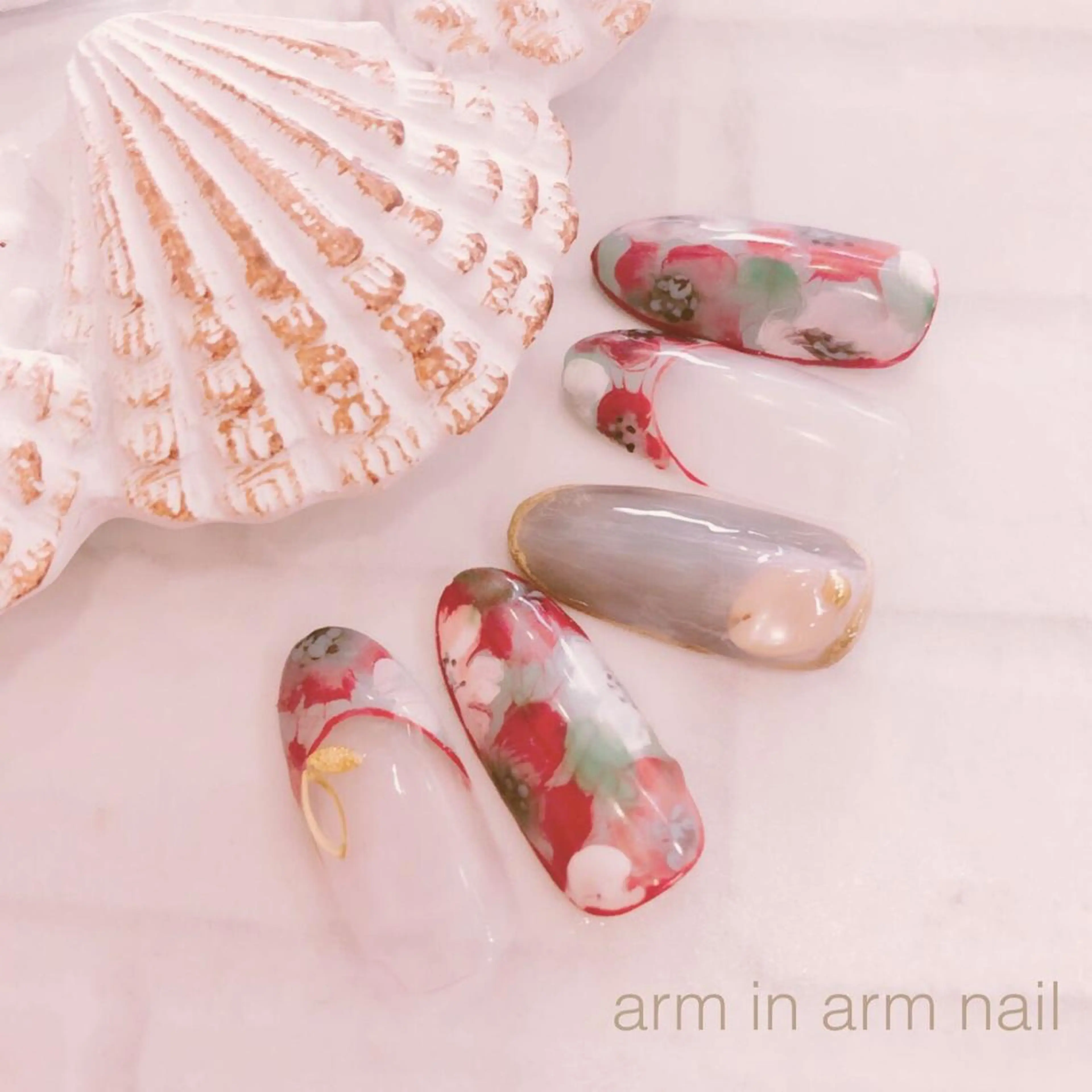 ネイル arm in arm ︎✿Yamamotoのマツエク・マツパデザイン
