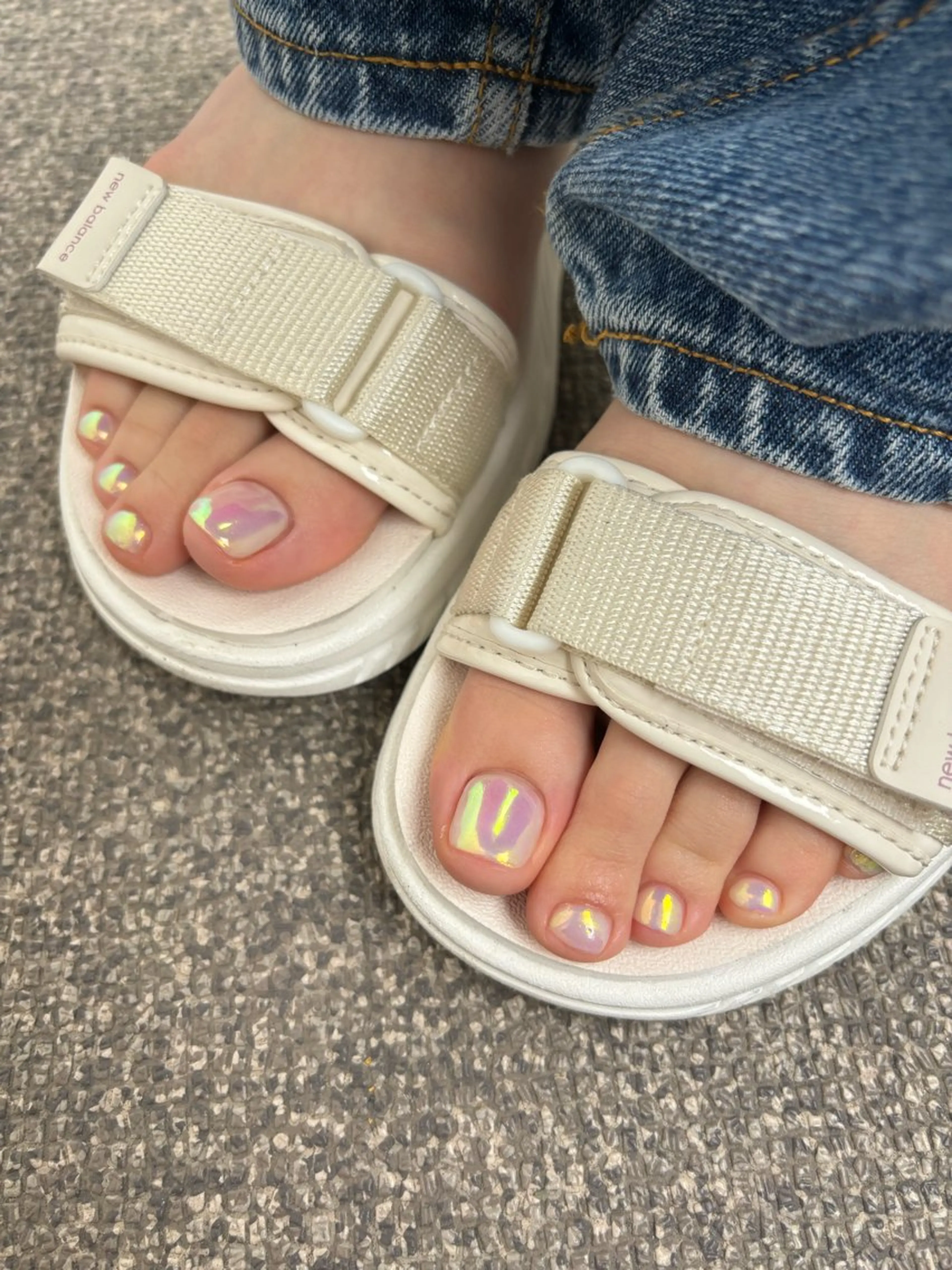 ネイル オーロラネイル フットネイル Ever Blue Nail Salonのネイルデザイン