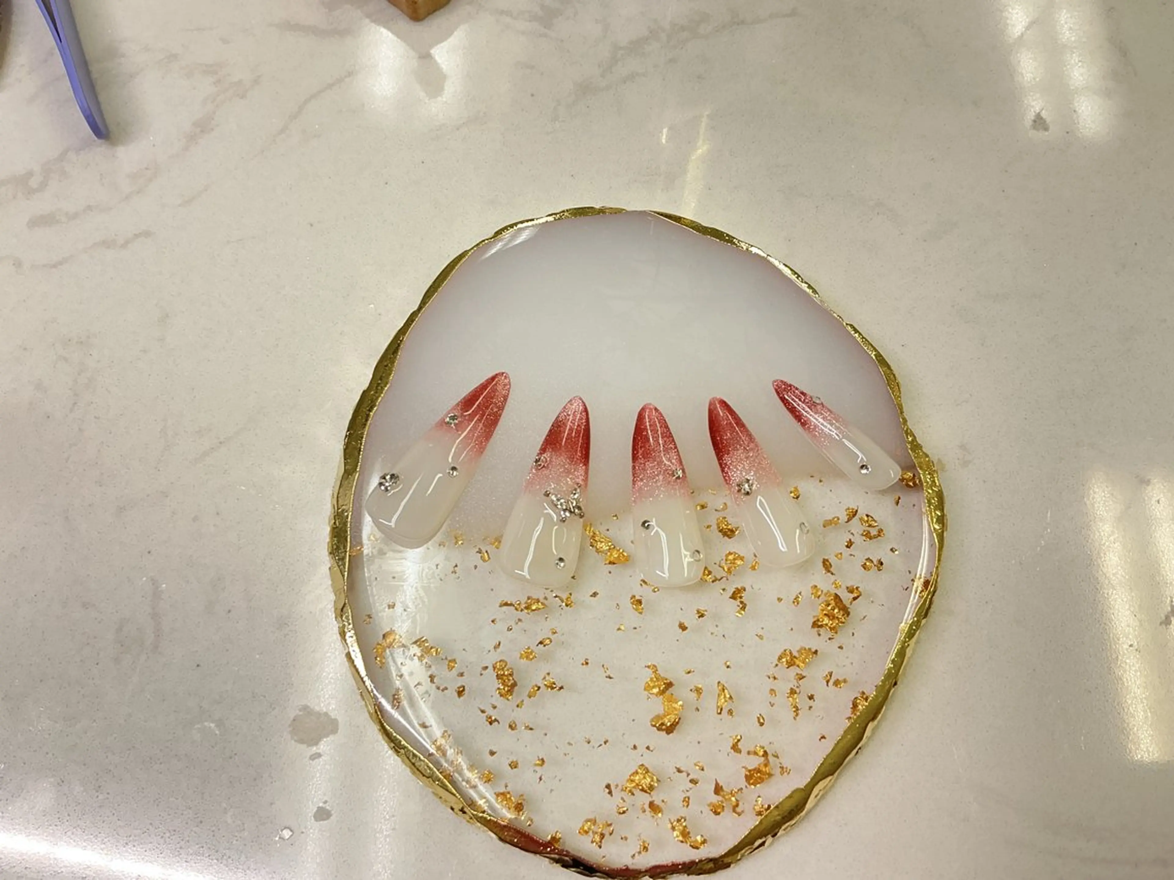 ネイル 長さ出し フレンチネイル ジェルネイル ガラスフレンチ マグネットネイル クイーンズネイル銀座所属・Queeens nailのネイルデザイン