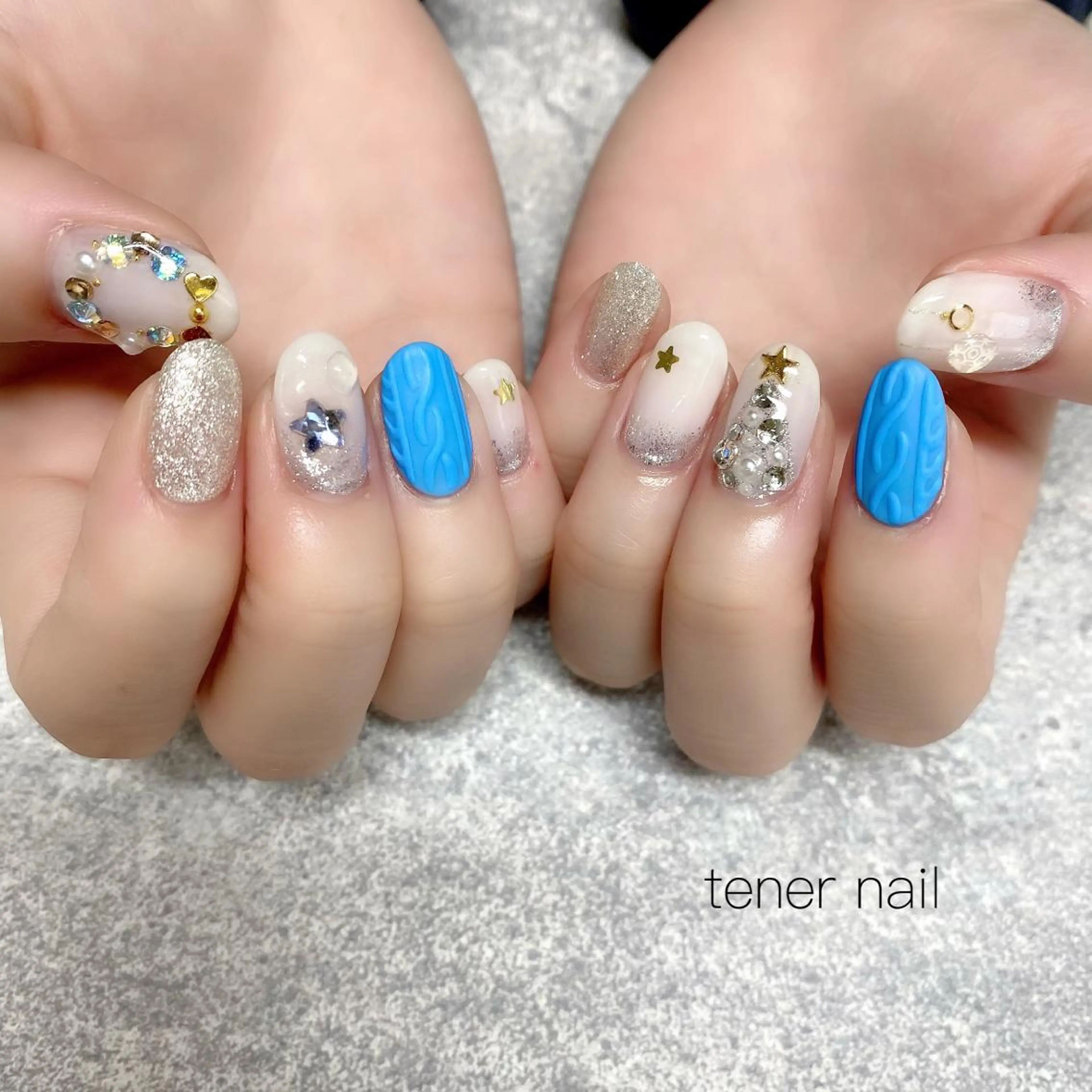 ネイル キラキラネイル 冬ネイル クリスマス tener  nail  テネルネイル所属・テネルネイル tener nailのネイルデザイン