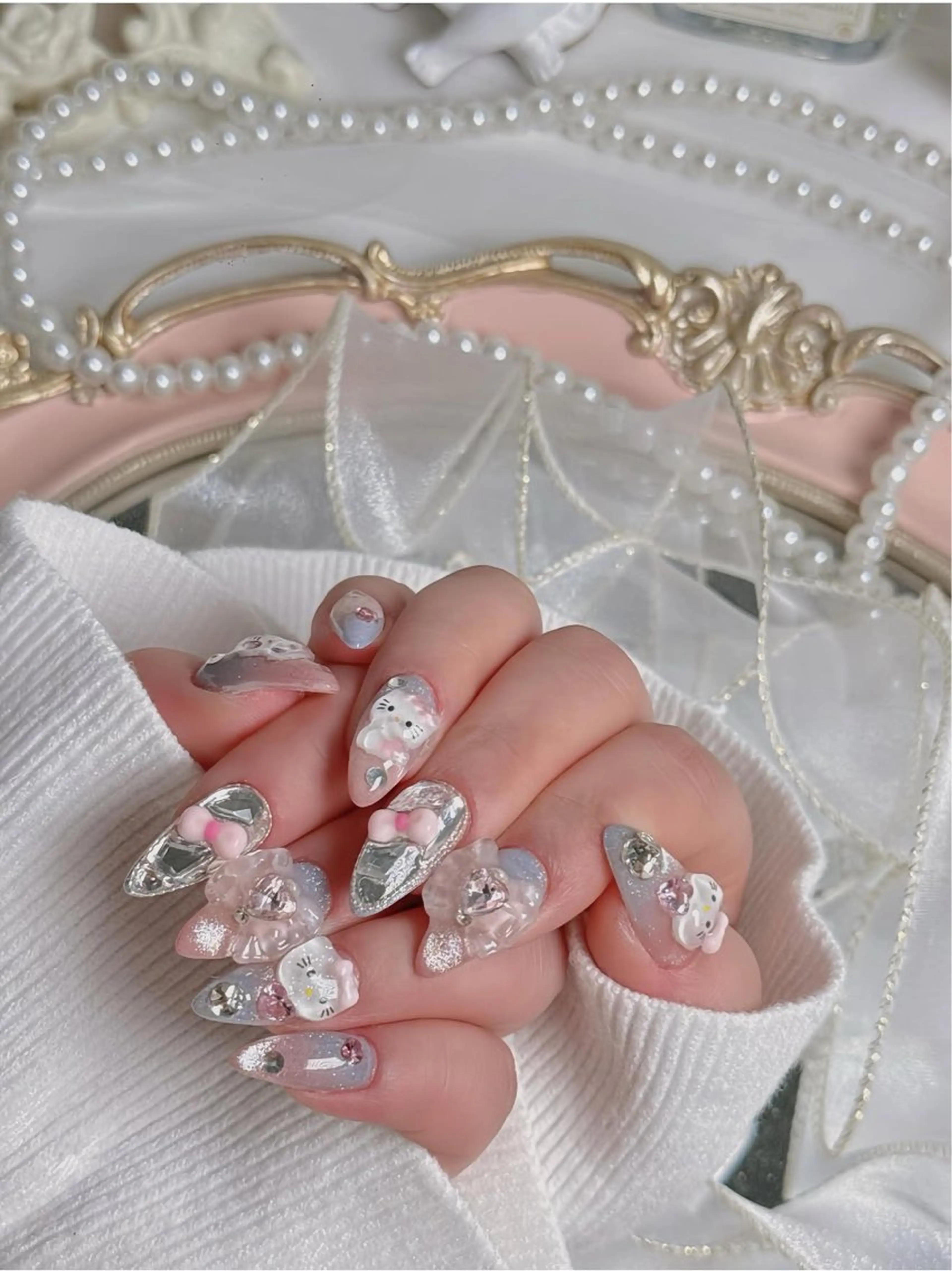 ネイル アニマル柄 オーロラネイル チークネイル フラッシュネイル ジェルネイル ハンドネイル Lyna 池袋のネイルデザイン