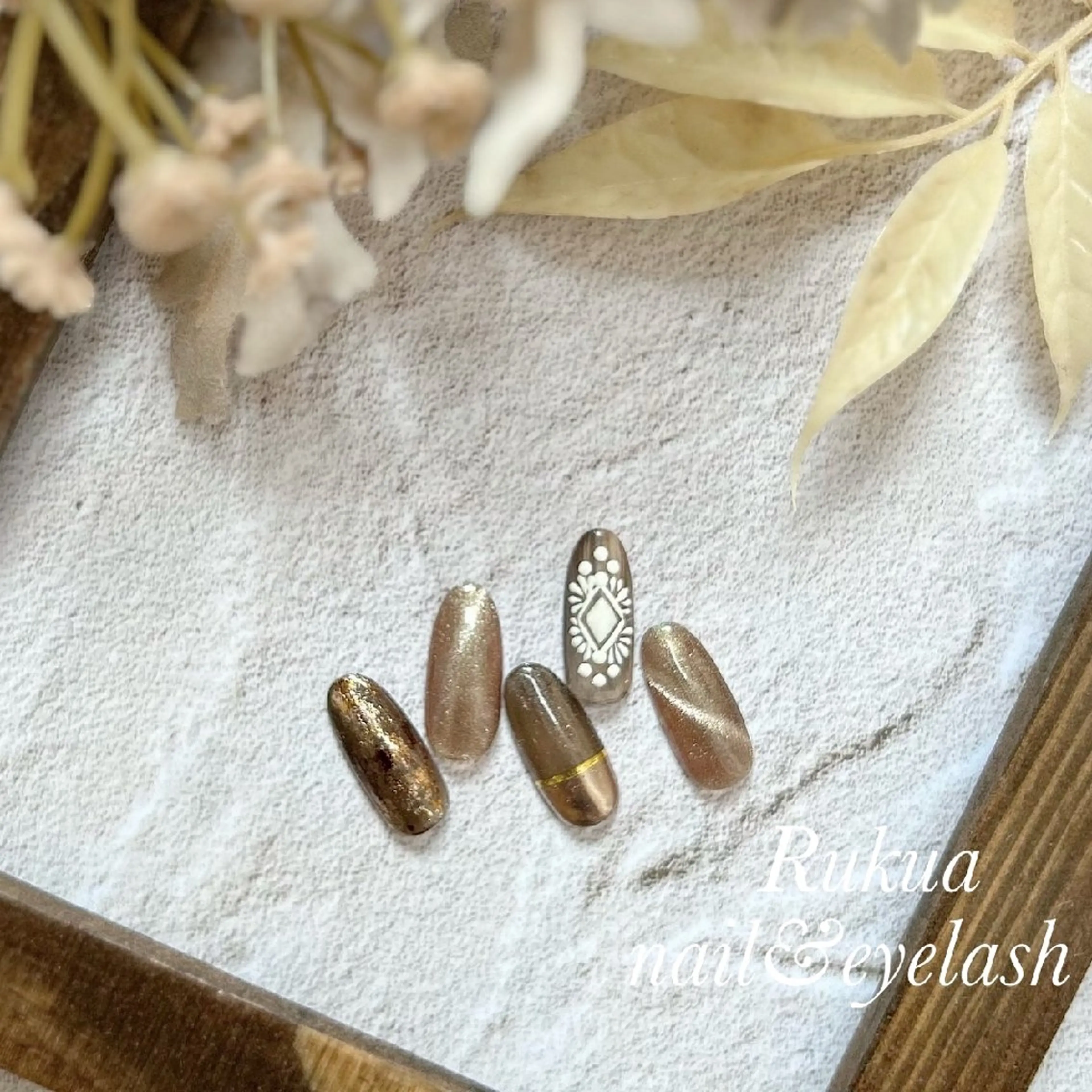 ネイル ブラウン マグネットネイル ニュアンスネイル 吉澤 友恵のネイルデザイン