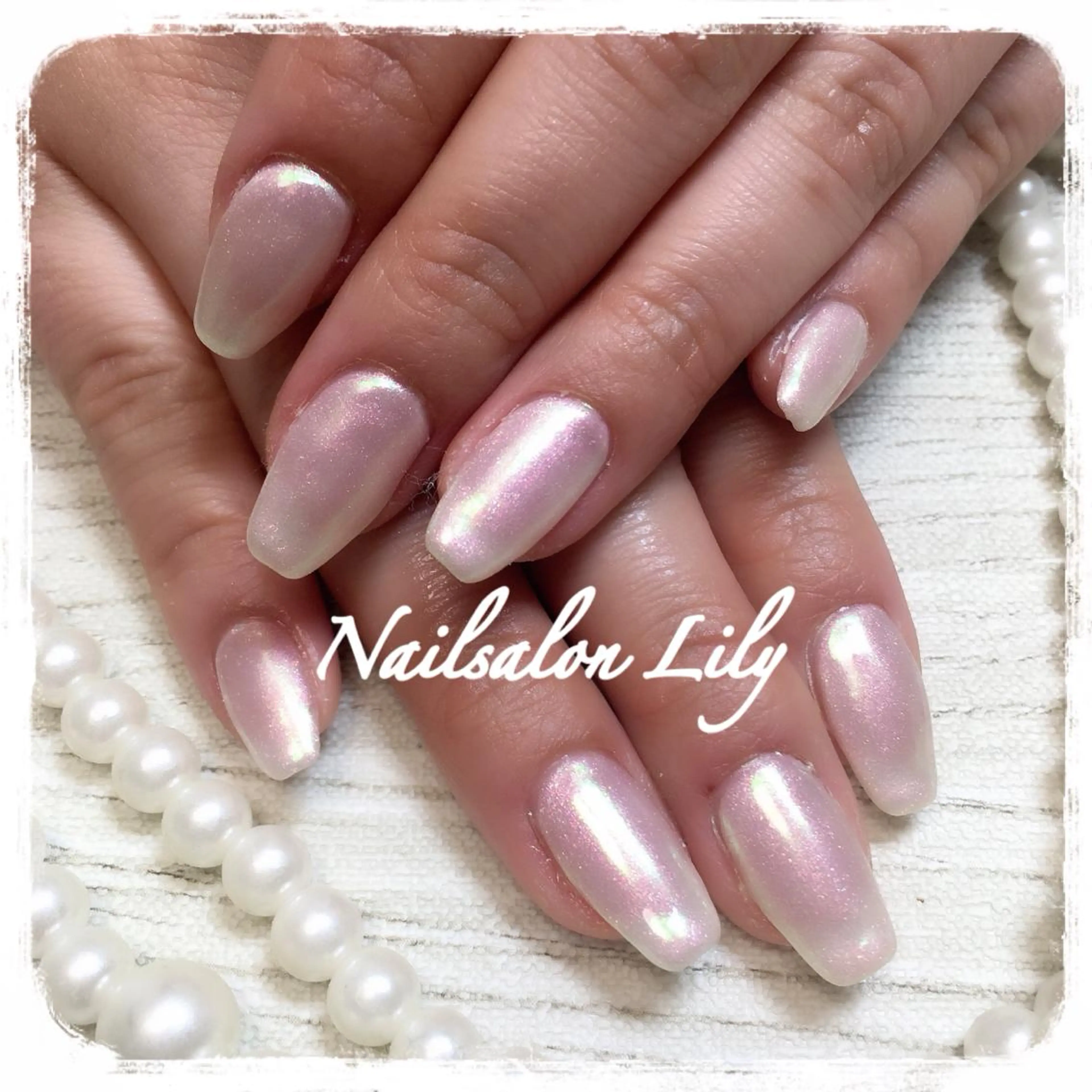 ネイル オーロラネイル ラメ(グリッター) ミラーネイル Nailsalon Lilyのネイルデザイン