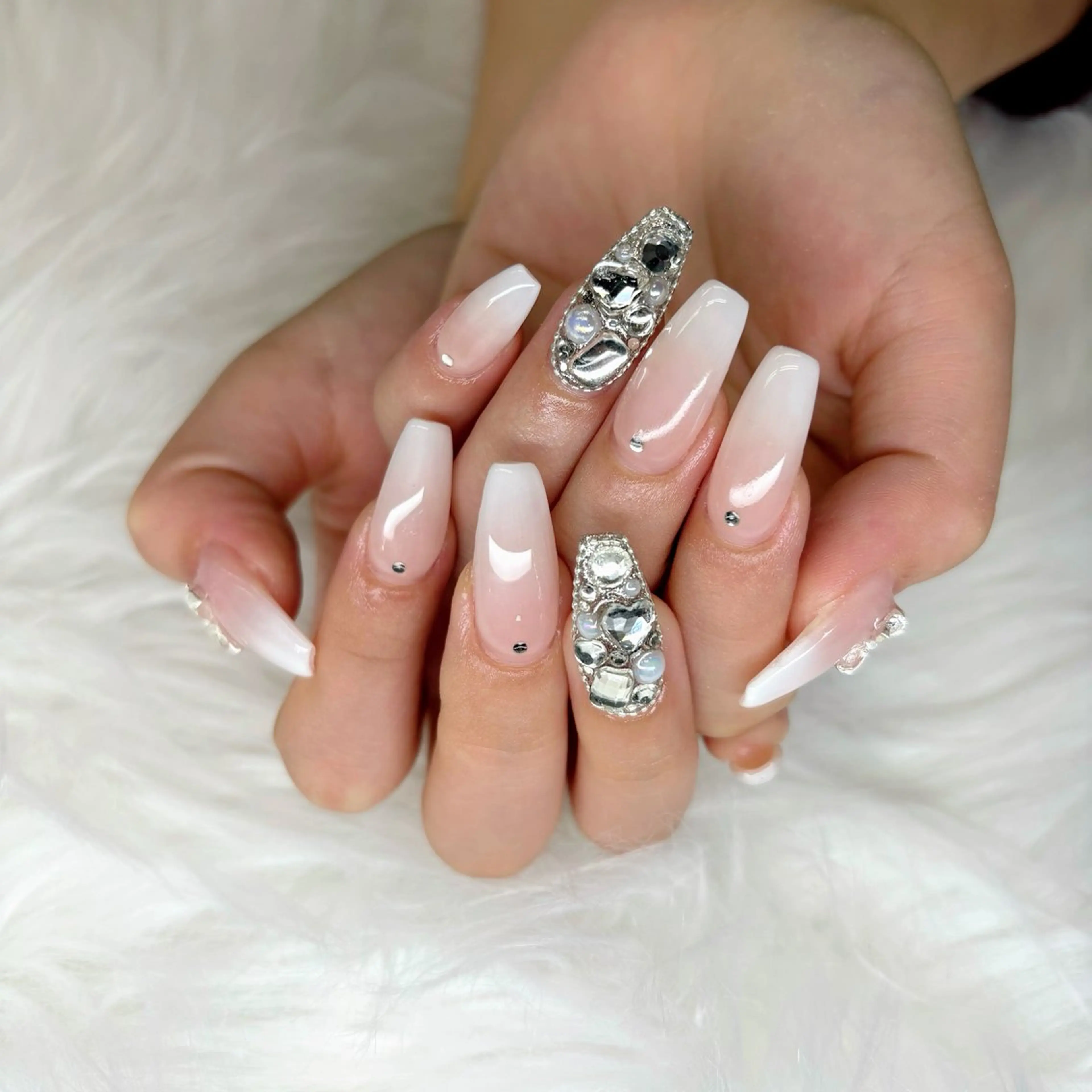 ネイル LOARY所属・LOARY 五日市店のネイルデザイン