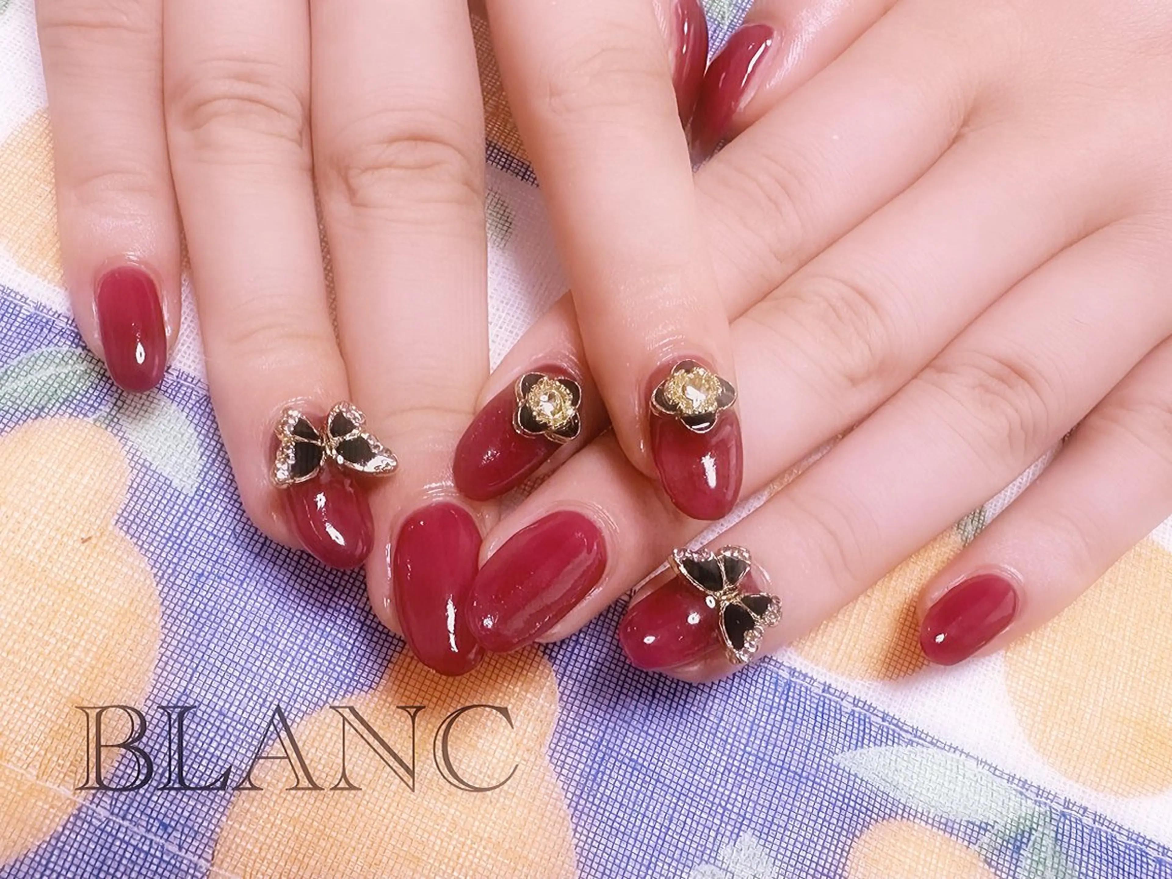 ネイル アートネイル 長さ出し ジェルネイル グラデーション 持ち込み ハンドネイル BLANC （ブラン）のネイルデザイン