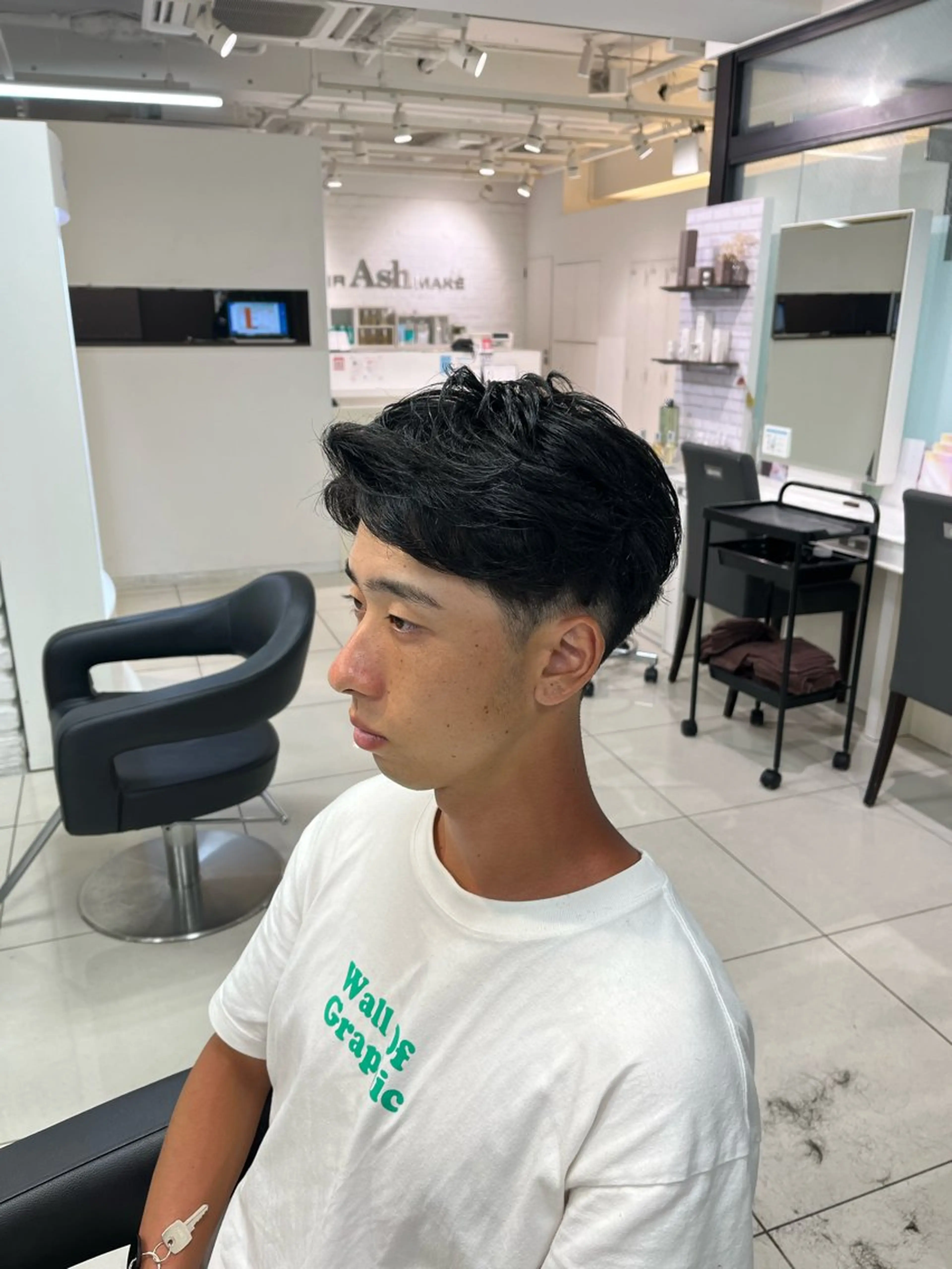 ショート メンズ 【シャドウパーマ センターパート】義心のヘアスタイル