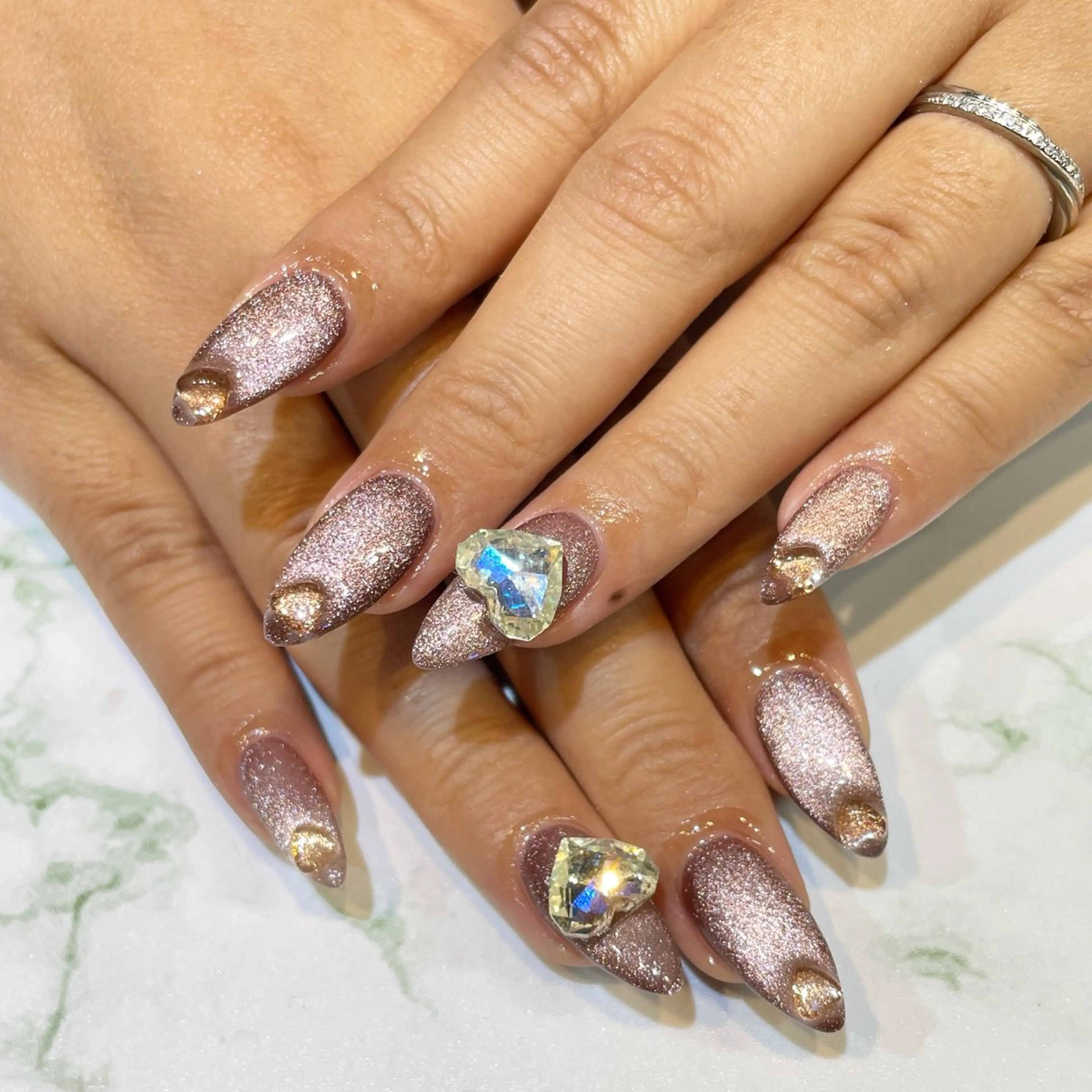 ネイル フラッシュネイル フットネイル ジェルネイル マグネットネイル ニュアンスネイル 糀屋 彩奈のネイルデザイン