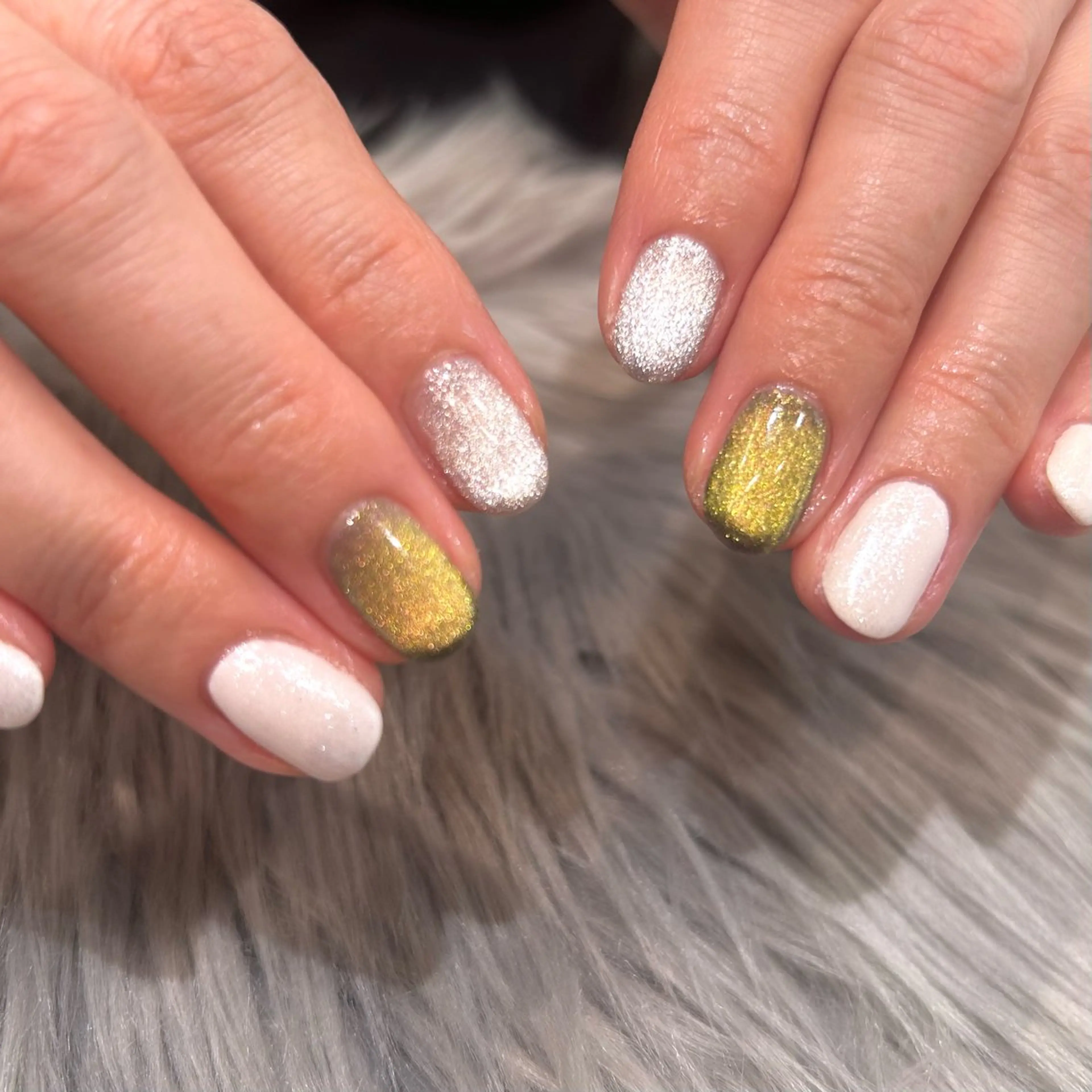 ネイル キラキラネイル ラメ(グリッター) マグネットネイル ハンドネイル yuzuka 🍀🖤のネイルデザイン