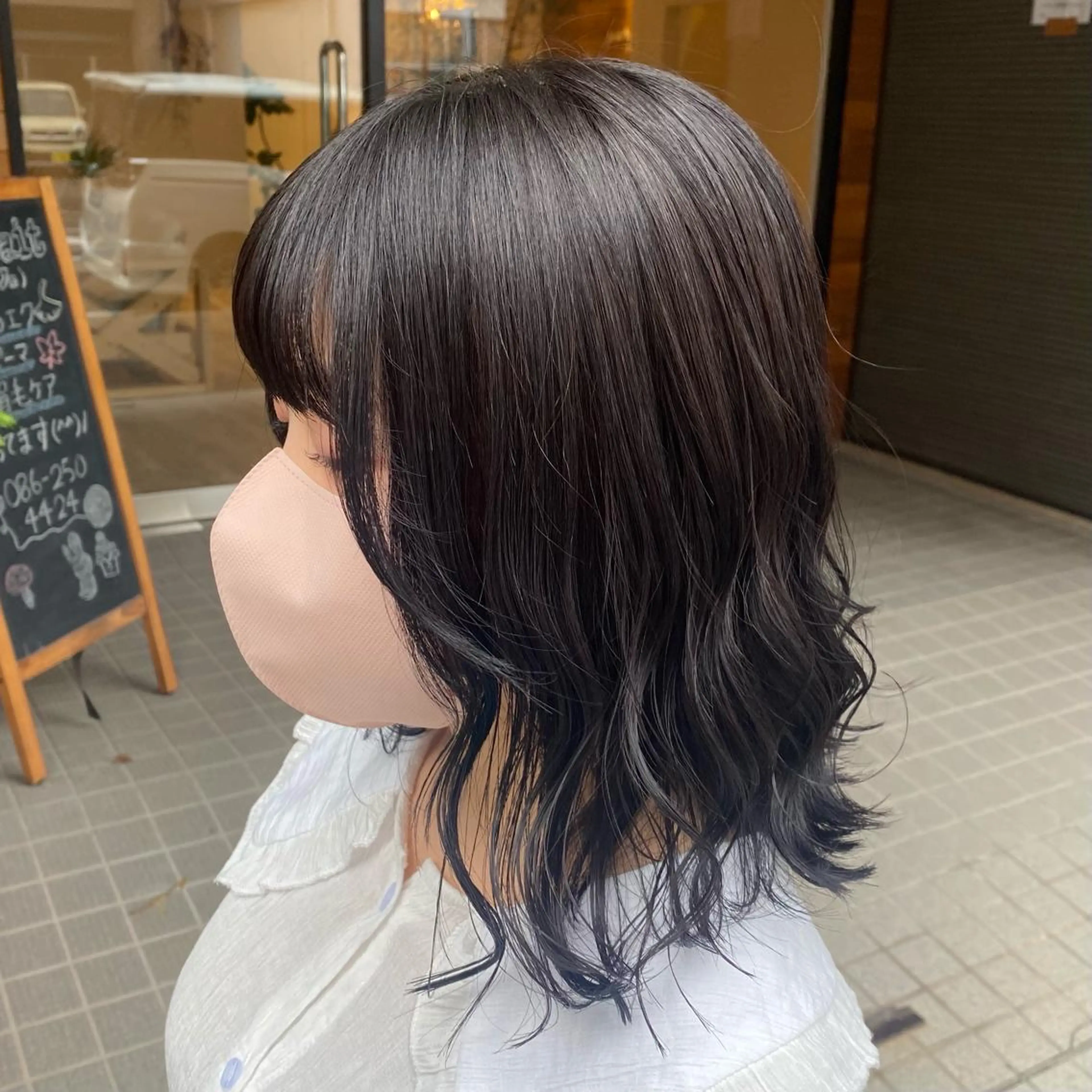 セミロング 透明感カラー 【問屋町】moe🪿のヘアスタイル