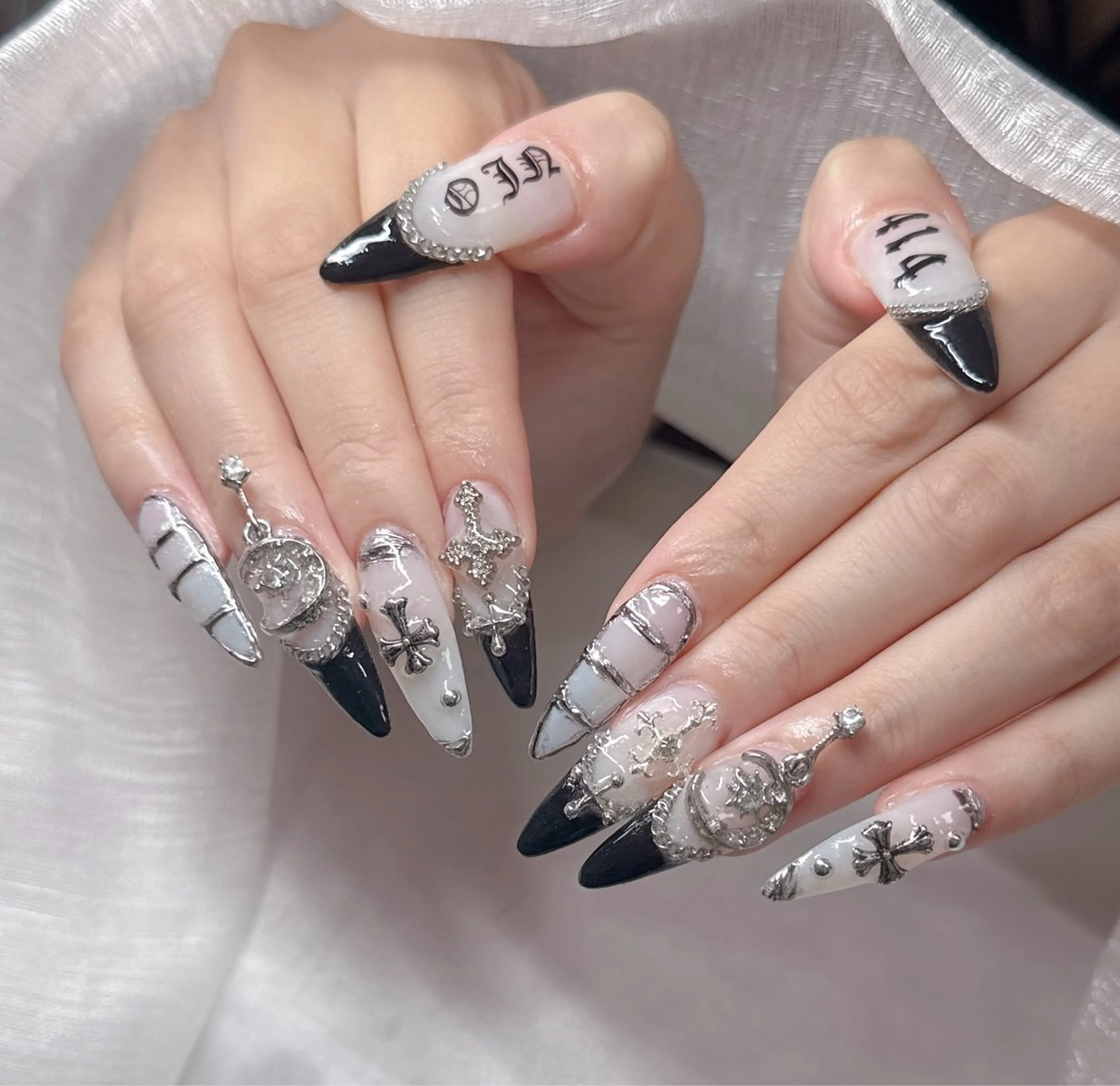 ネイル オーロラネイル チークネイル 長さ出し フットネイル フレンチネイル ハンドネイル Lee Ainのネイルデザイン