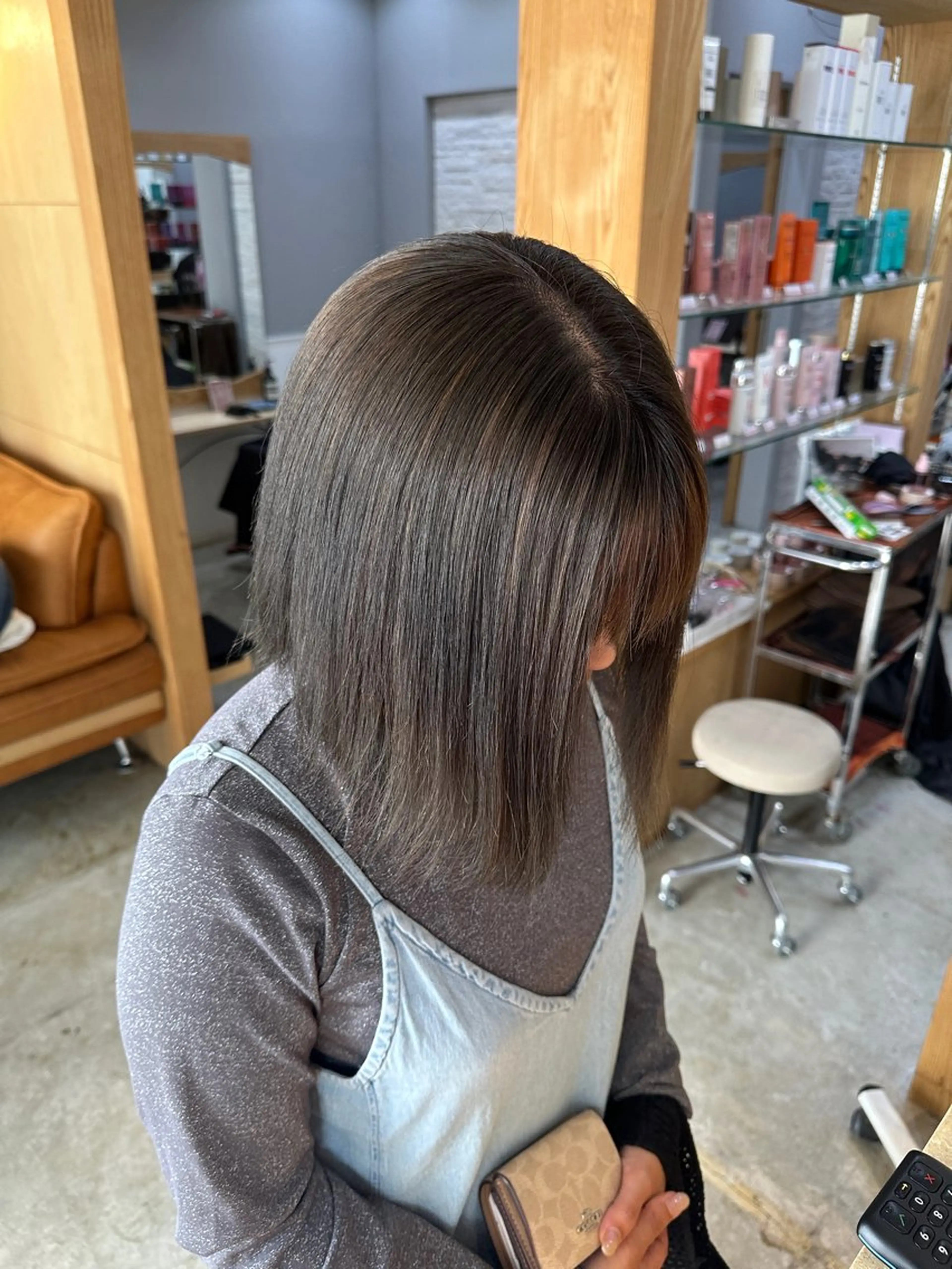 ミディアム カット ヘアカラー トリートメント miloc MOMOKAのヘアスタイル