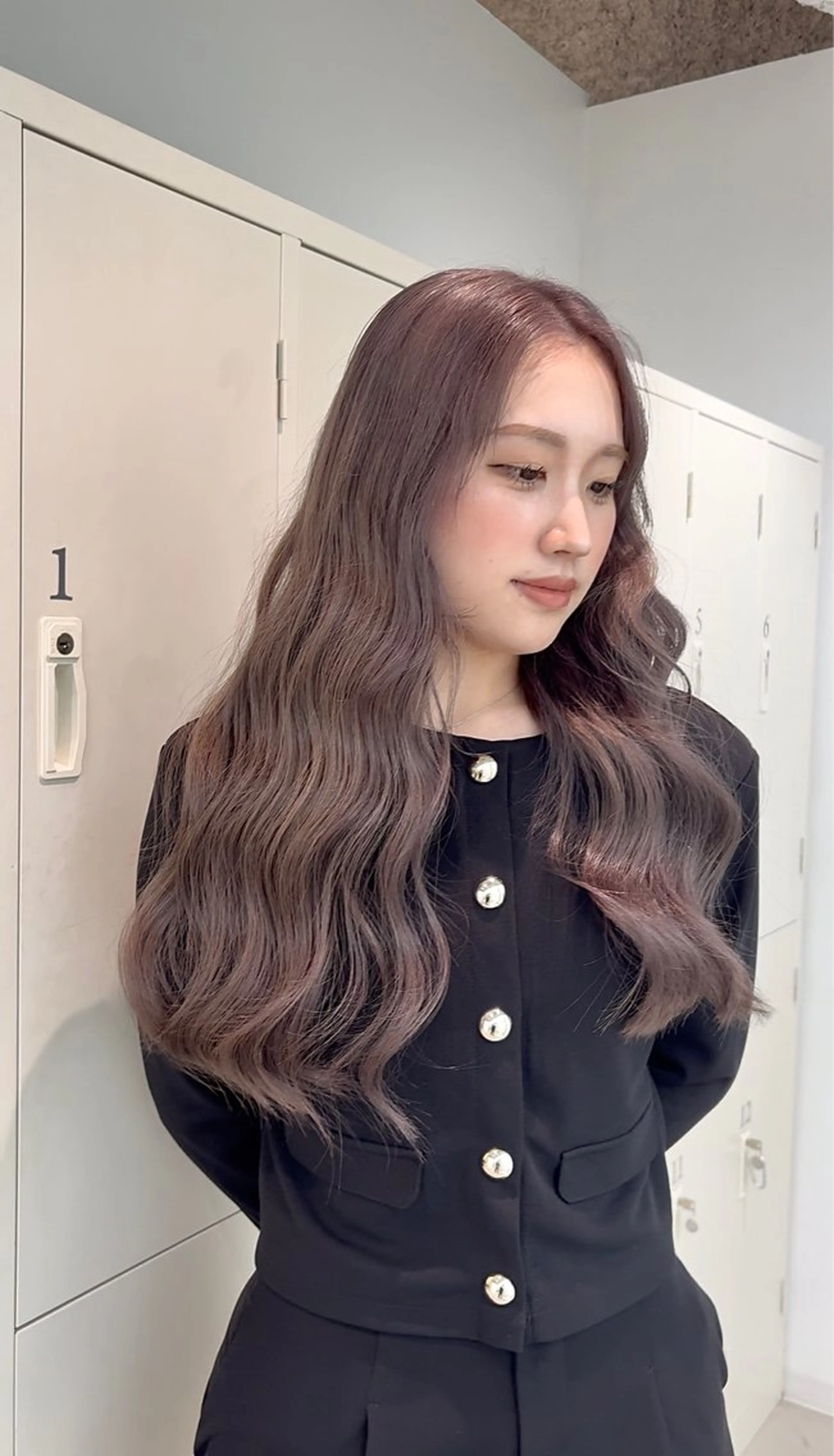 ロング カット ヘアカラー EIGHT mana 海外グレージュ🥥のヘアスタイル