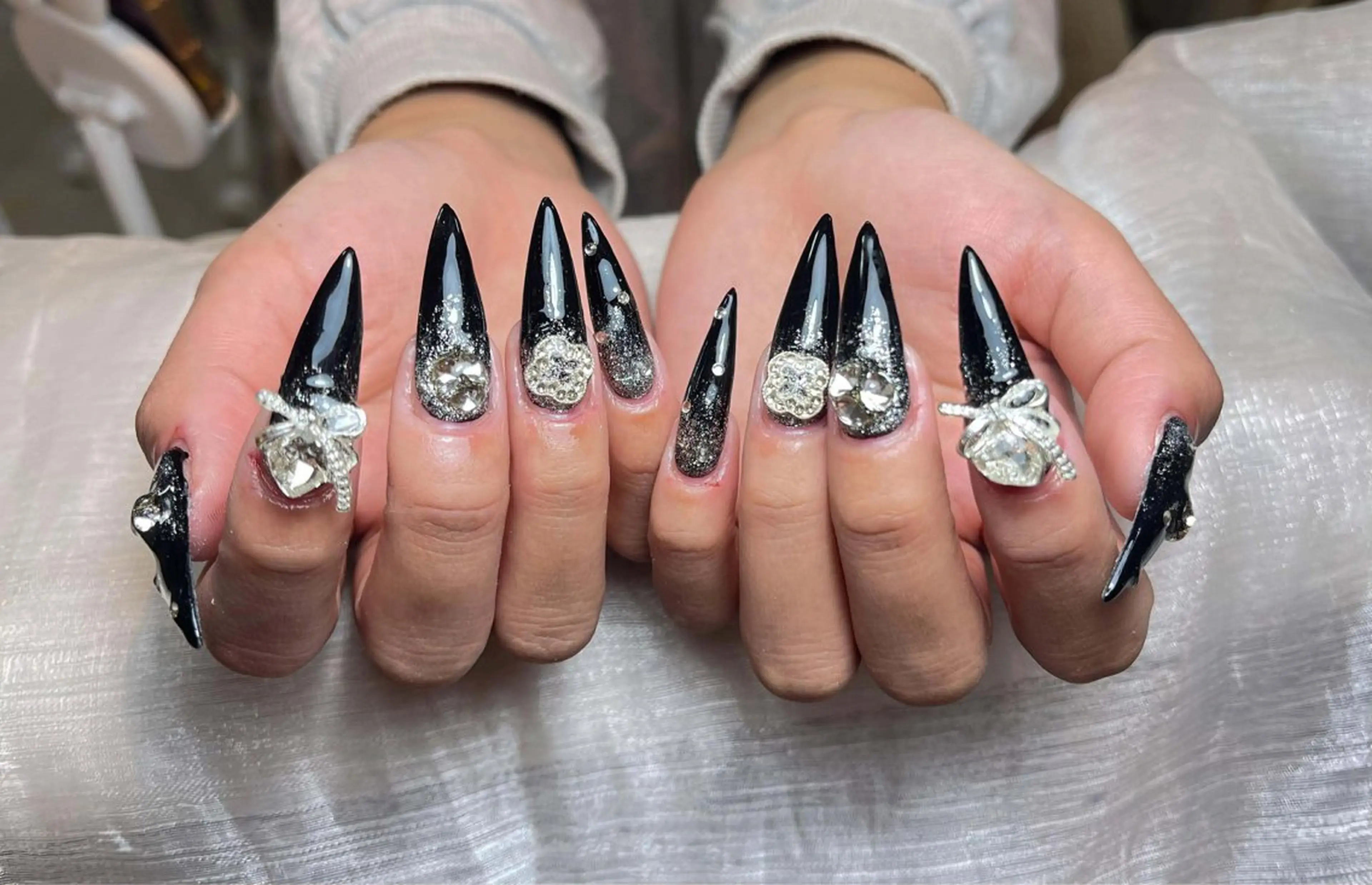 ネイル アートネイル ジェルネイル ニュアンスネイル オフィスネイル シンプルネイル ハンドネイル Nie Nail Shinokuboのネイルデザイン