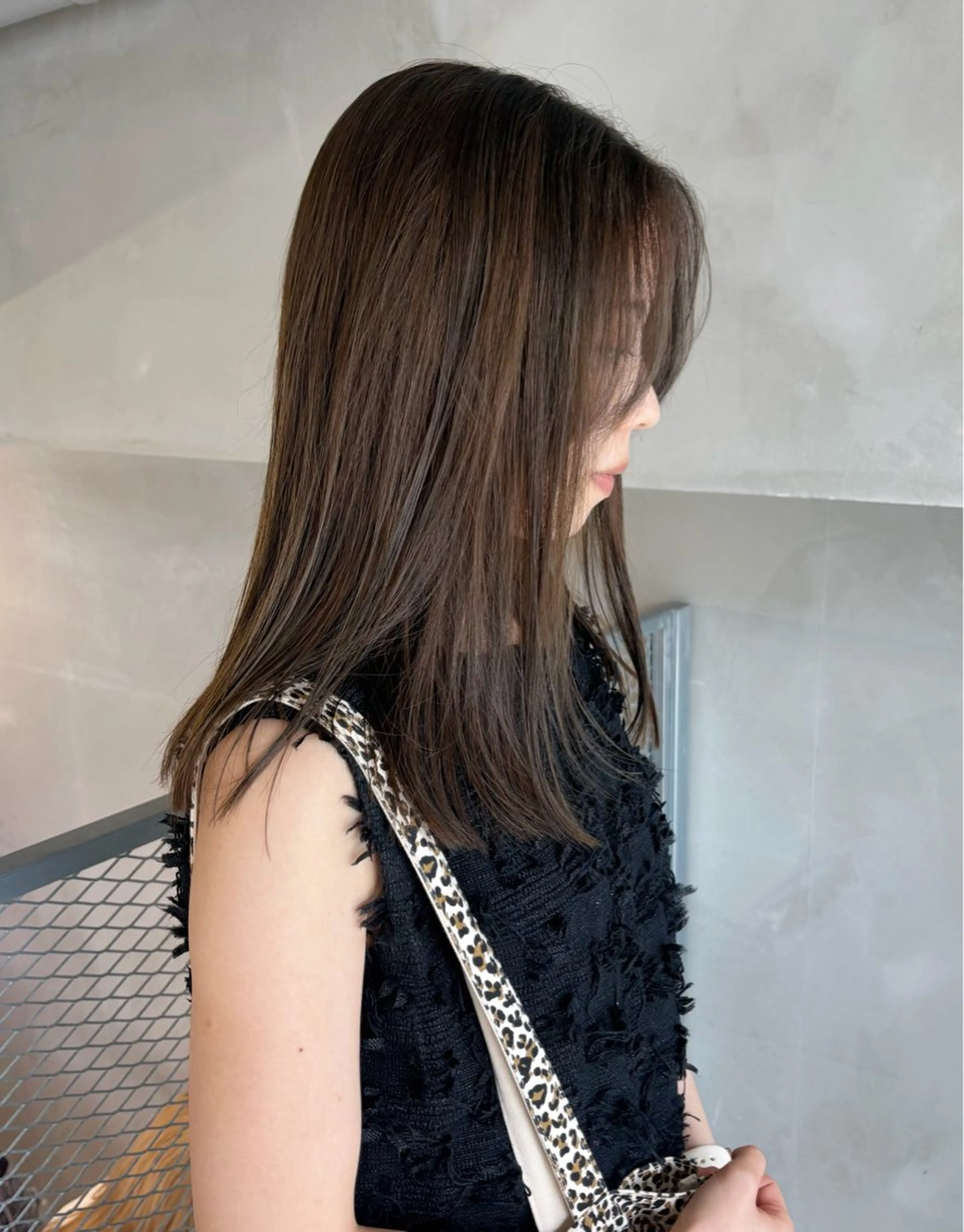 セミロング カラー ベージュカラー オリーブベージュ カット ヘアカラー トリートメント 透明感カラー🫧 nanohaのヘアスタイル