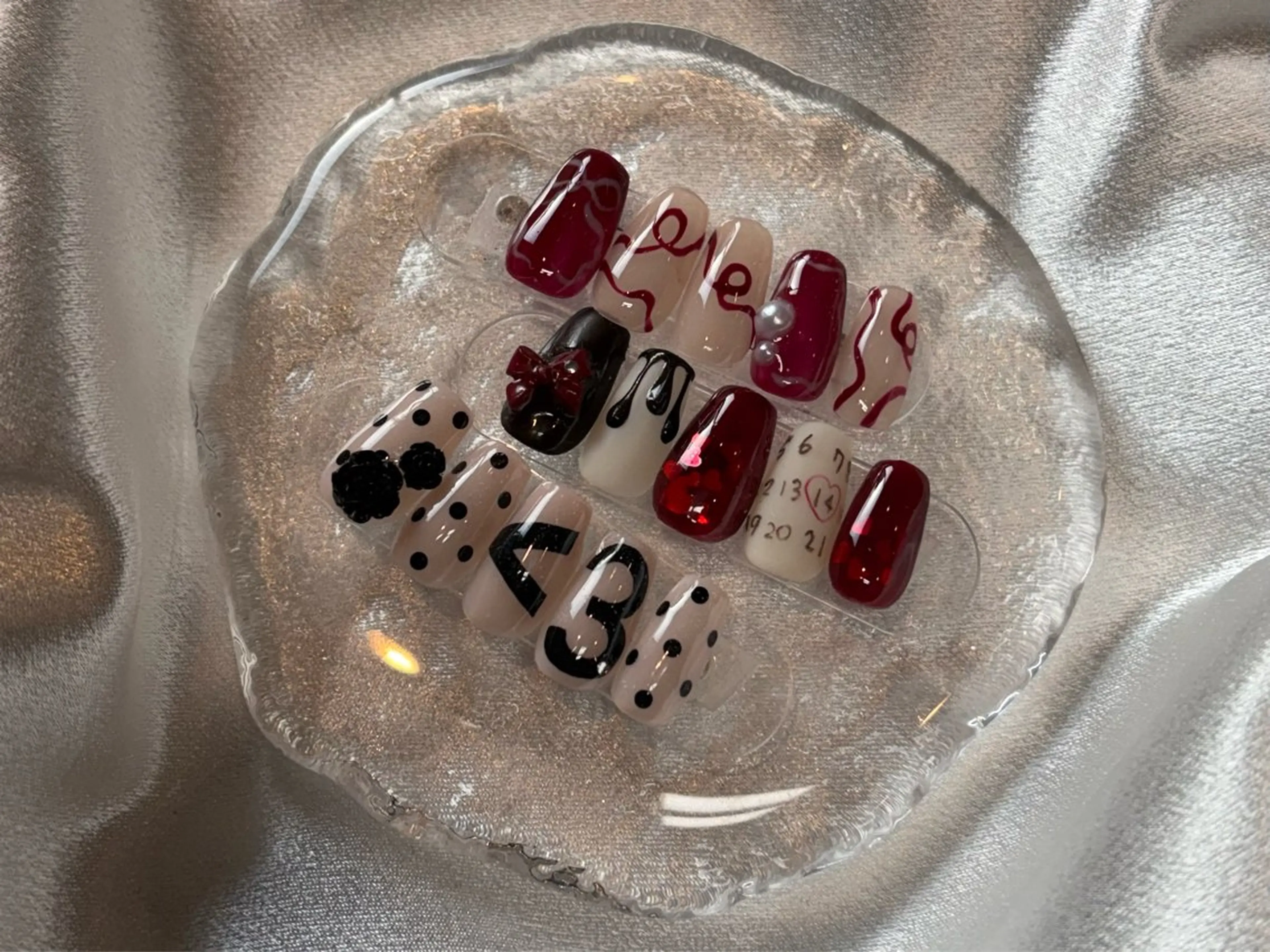 ネイル ドット バレンタイン ハンドネイル mingo .のネイルデザイン