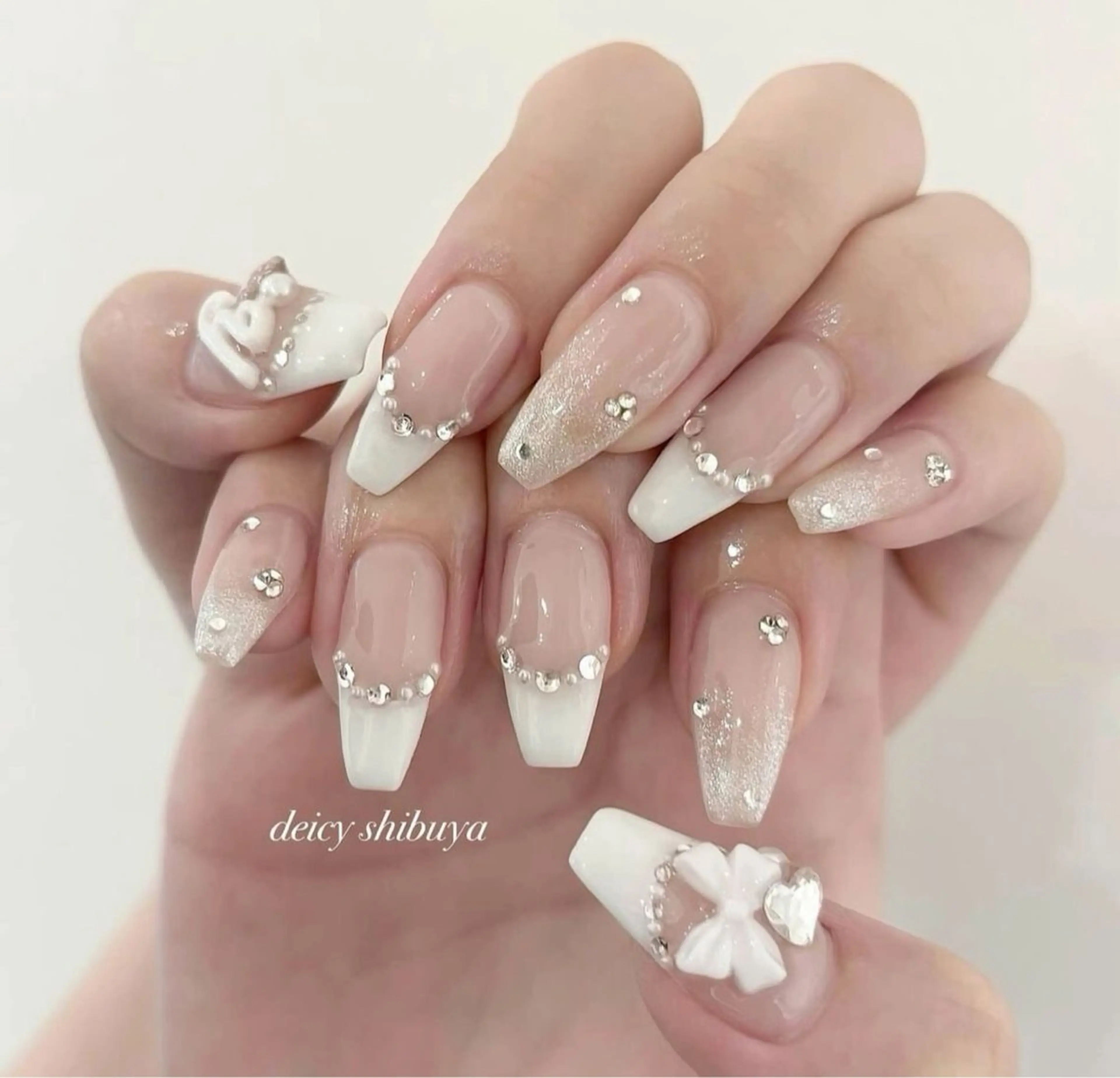 ネイル グラデーション ラメ(グリッター) マグネットネイル ミラーネイル ニュアンスネイル ハンドネイル Lumi de nails所属・Lumi de nailsのネイルデザイン