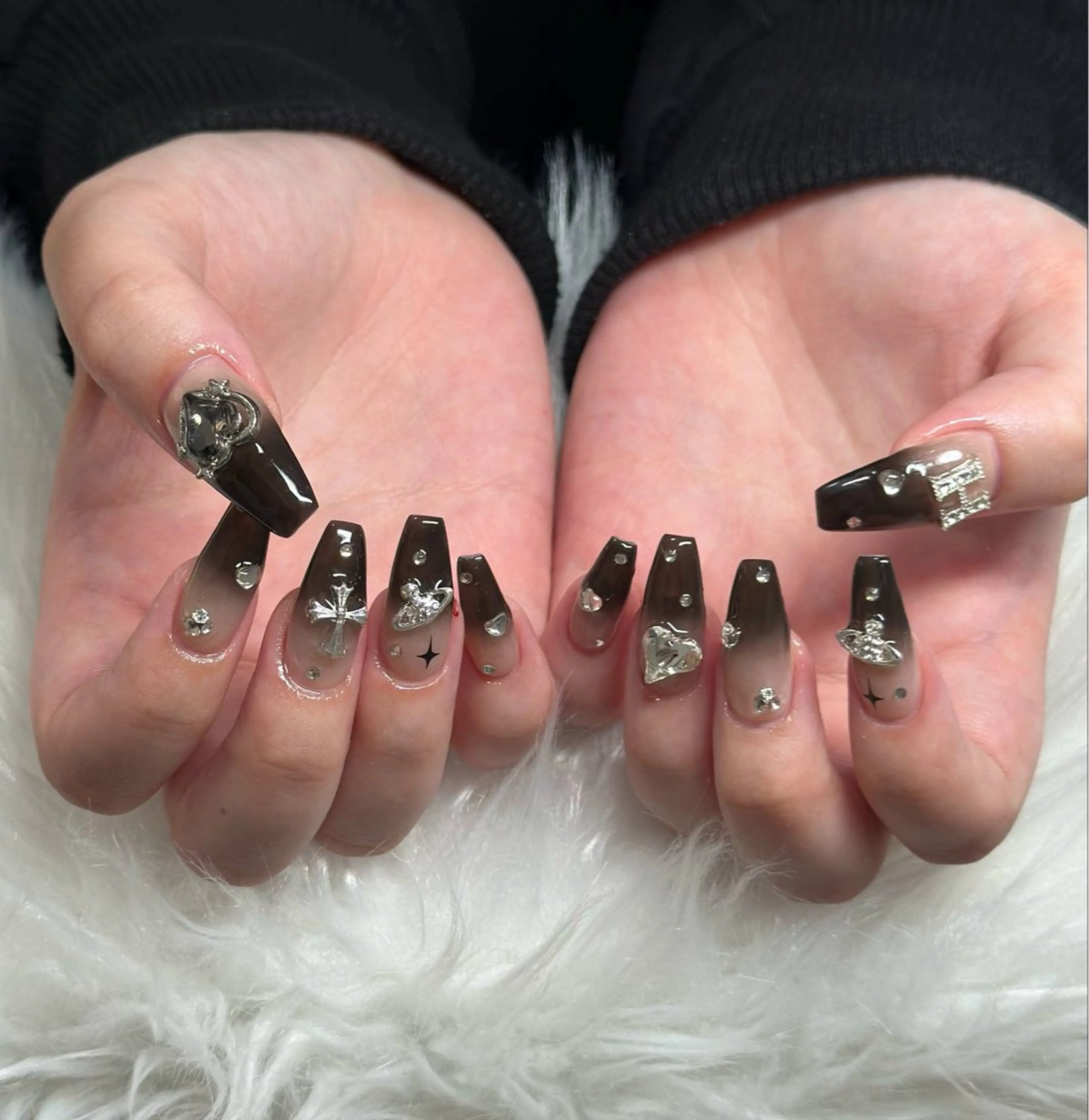 ネイル フレンチネイル ジェルネイル ガラスフレンチ ハロウィン ハート H.baby Nail Salonのネイルデザイン