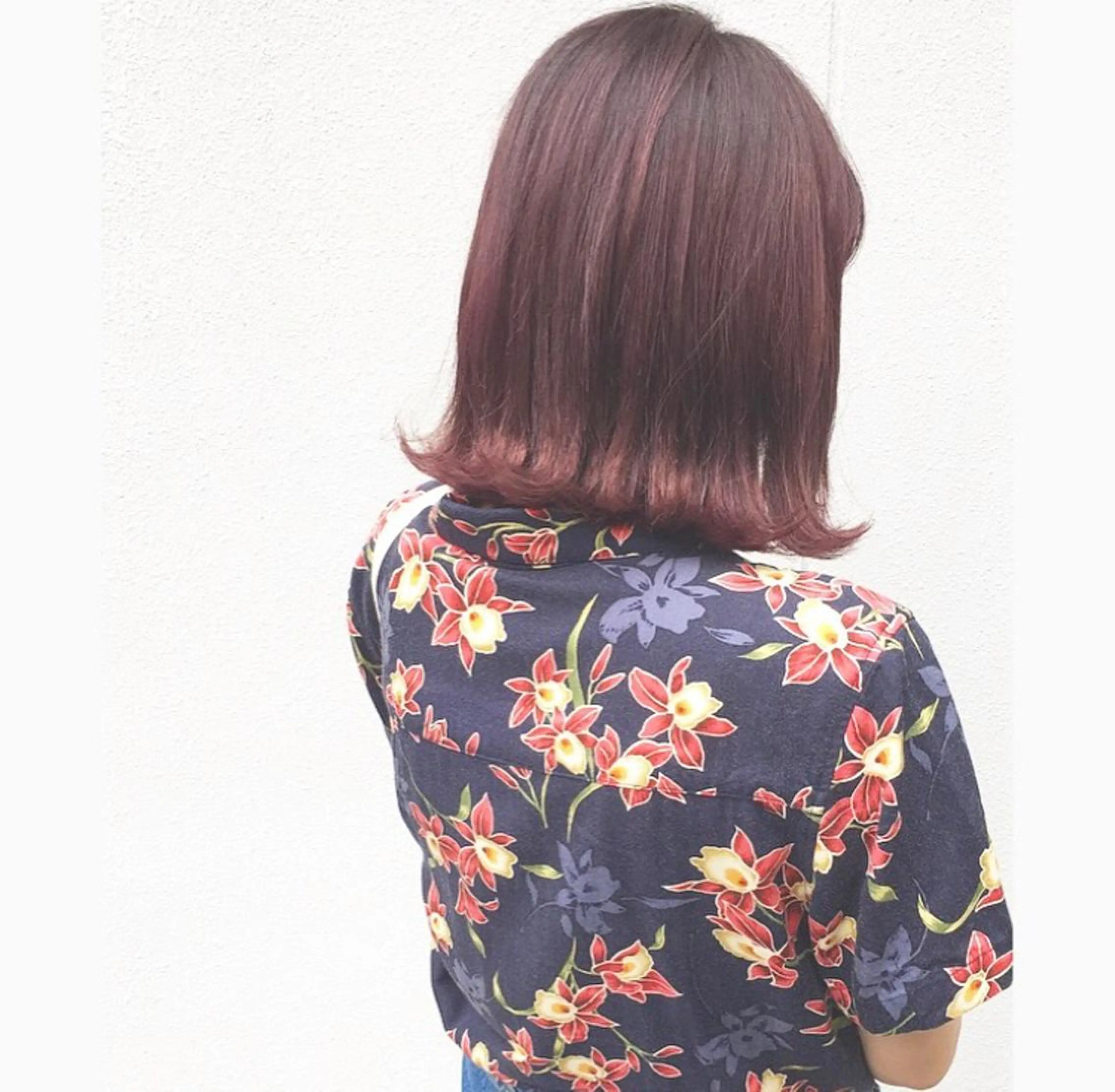 ミディアム カラー ブリーチ、パーマ 西部笑のヘアスタイル