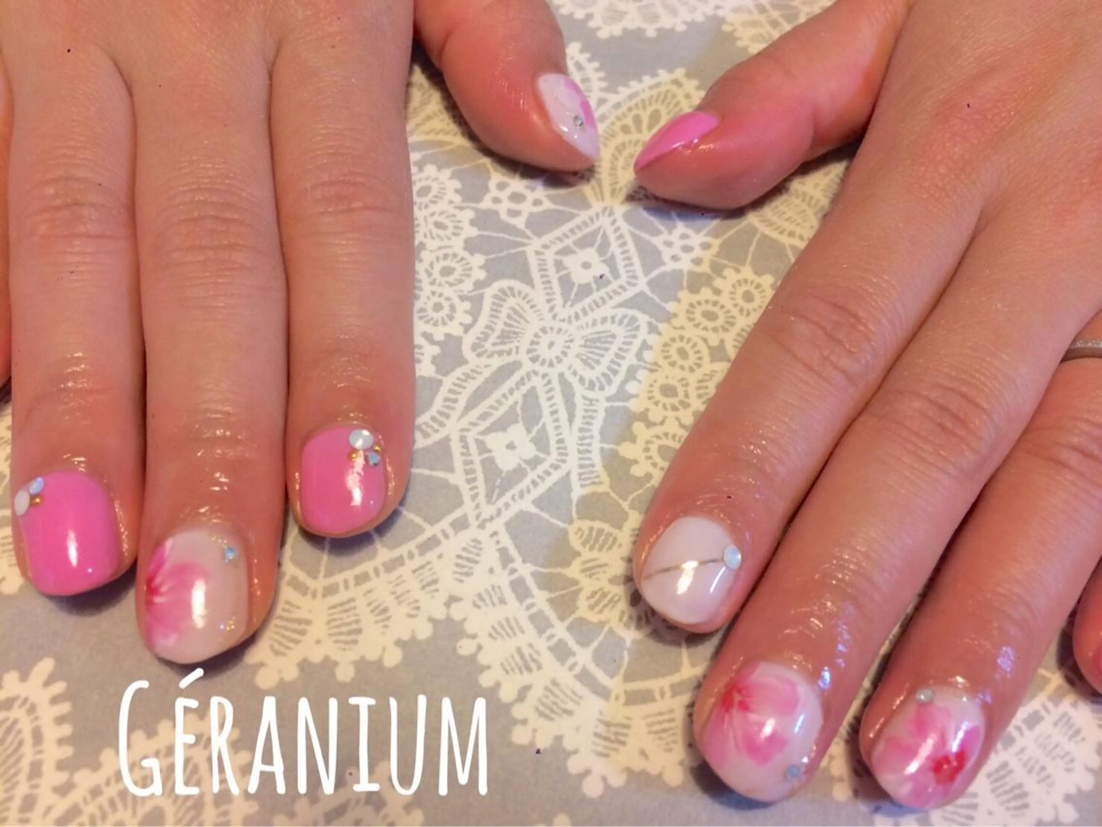 ネイル フラワーネイル ガーリー GéRanium Harukaのネイルデザイン