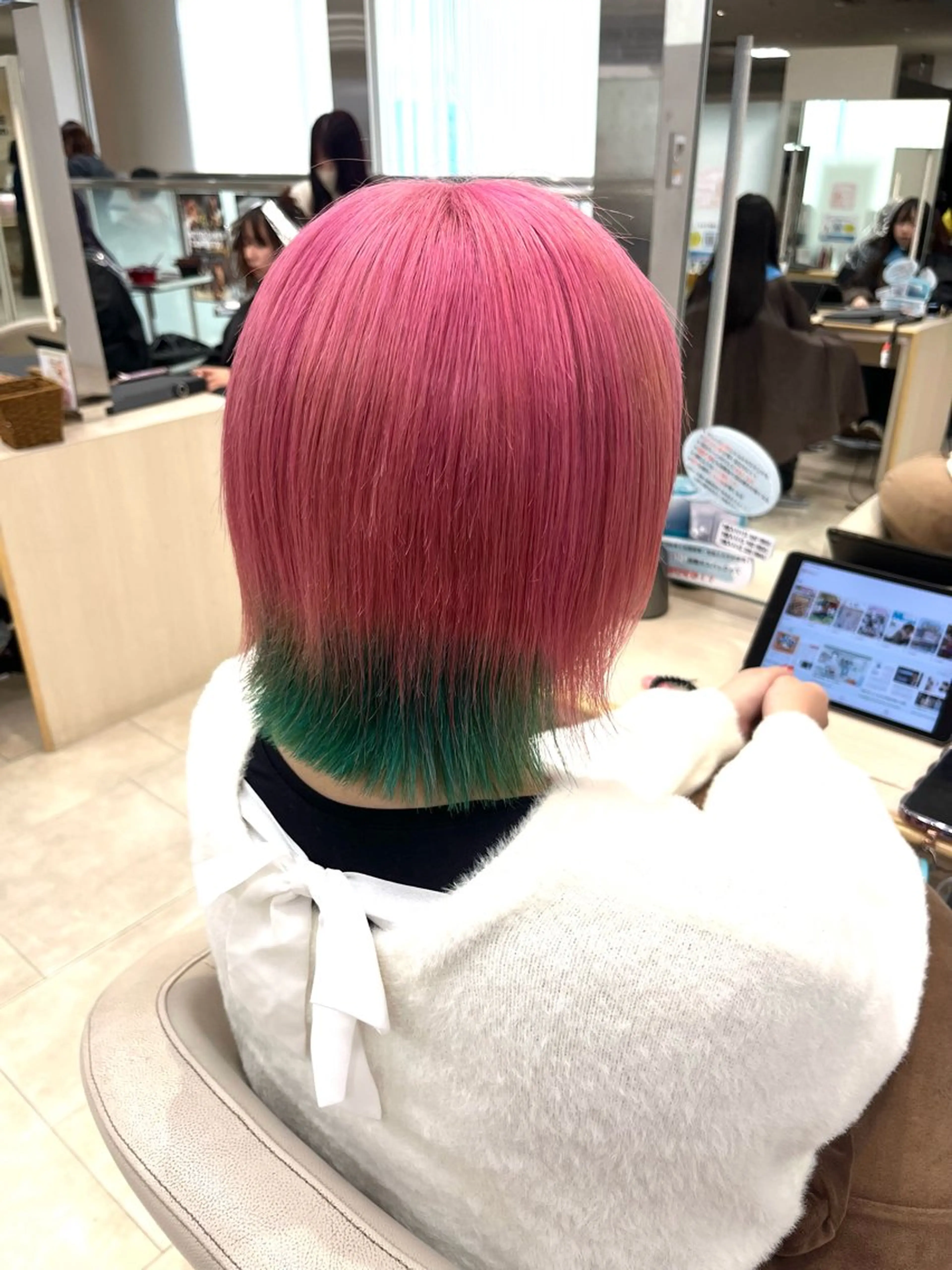 ミディアム カラー カット ヘアカラー トリートメント 暖色専門美容師🎀 お客様満足度◎のヘアスタイル