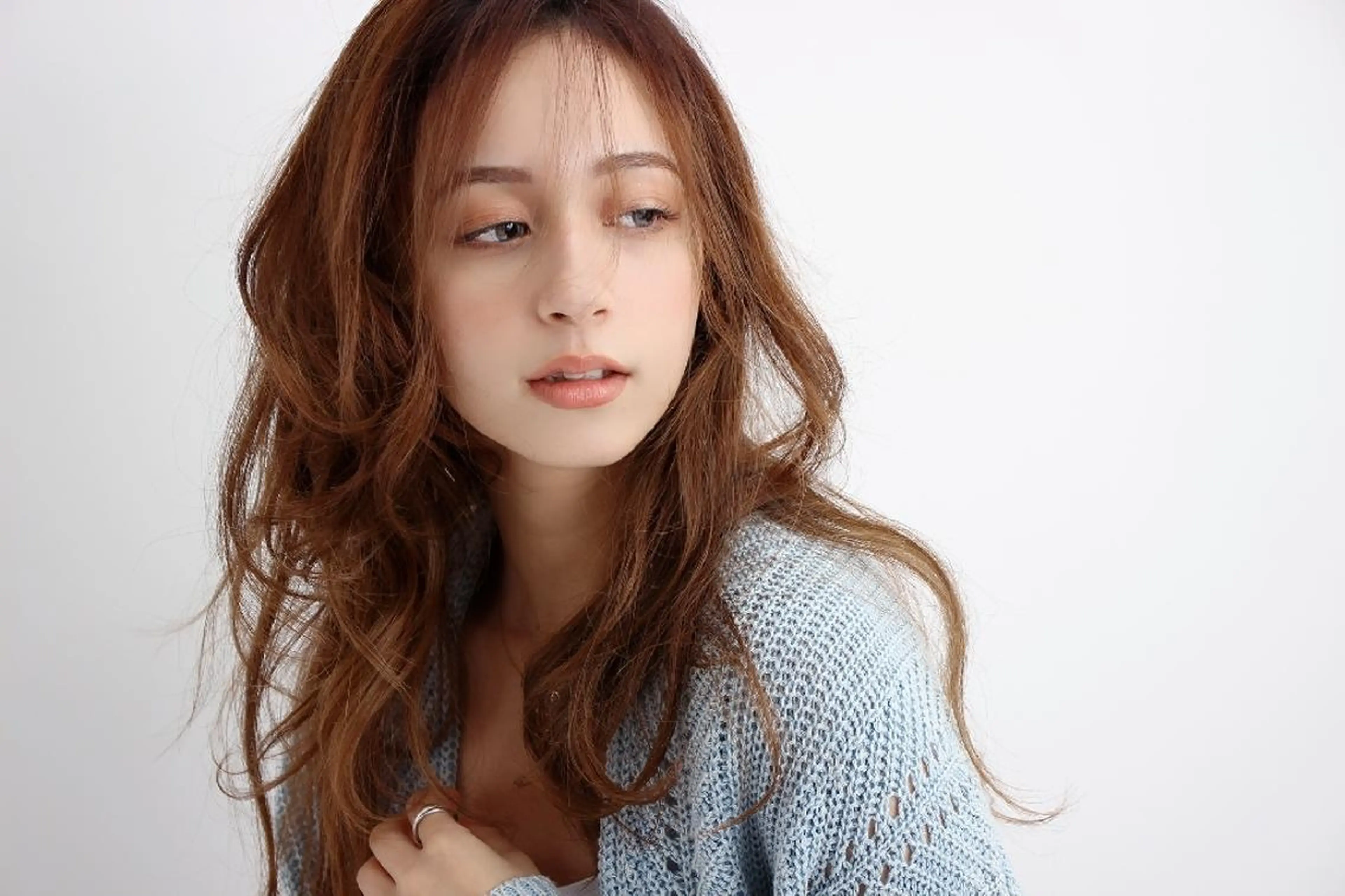 カラー ロング パーマ ヘアアレンジ アディクシーカラー ブリーチ ブルーカラー デザインカラー ハイライトカラー お得💮全メニュー 🎊30%Off🎉のヘアスタイル