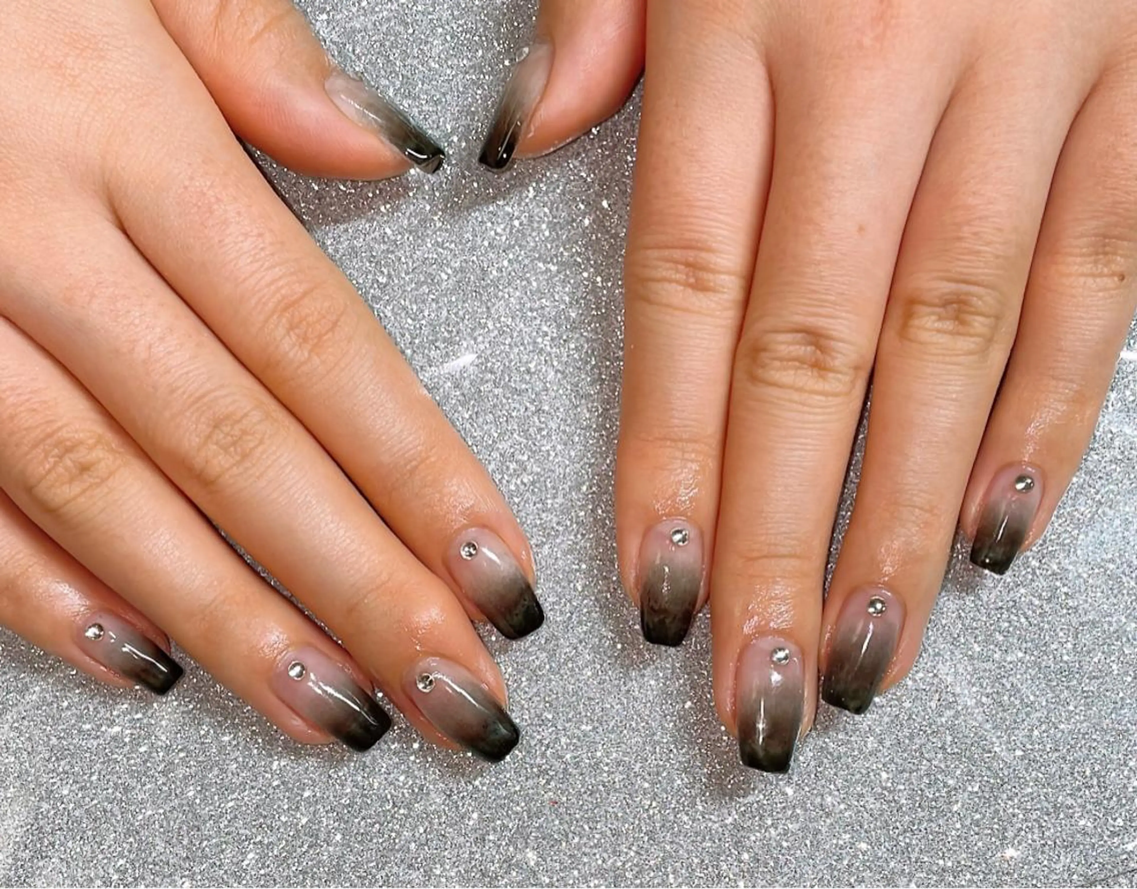 ネイル ハンドネイル VIERU 🌈🎀💖のネイルデザイン