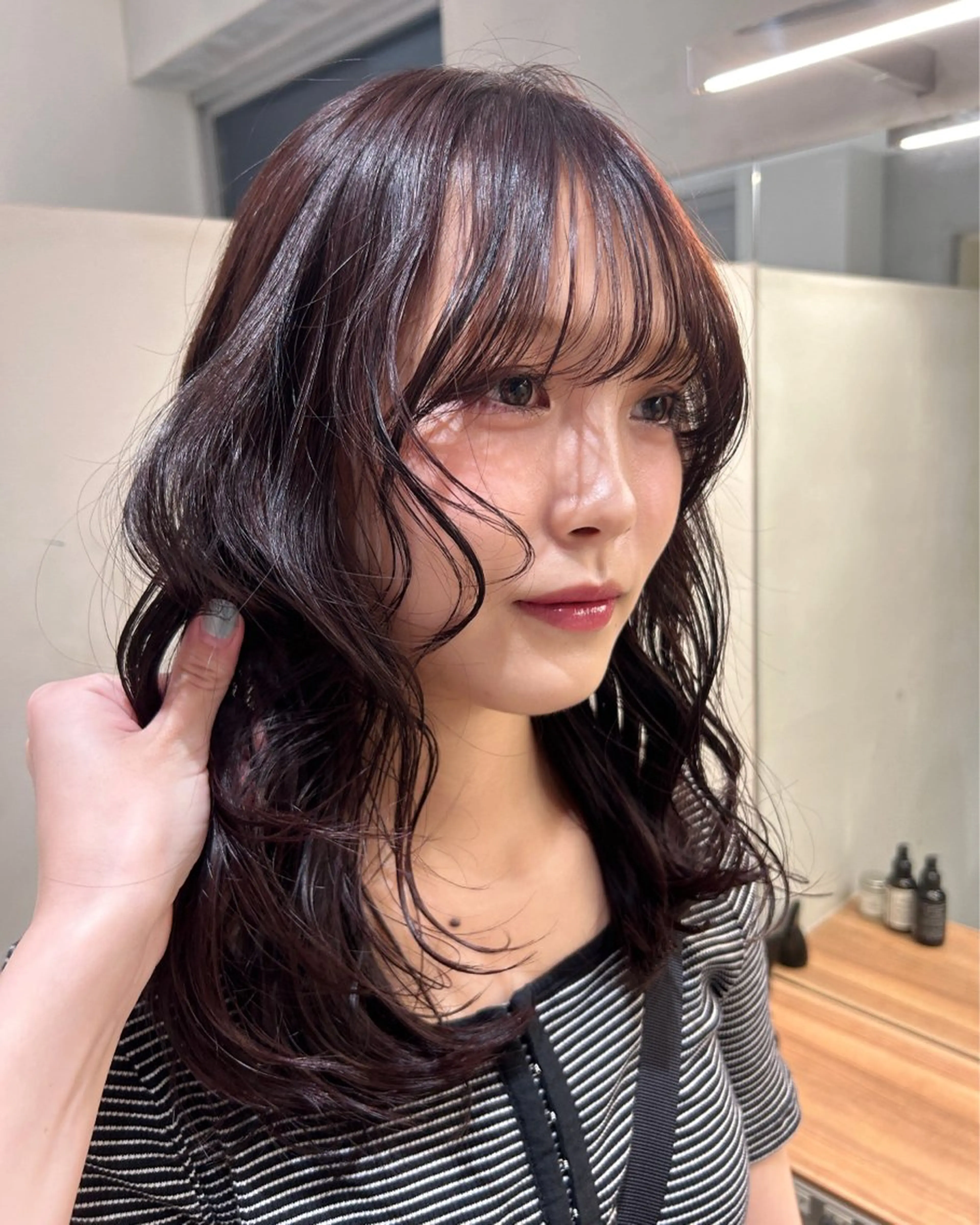 ロング カラー ヘアアレンジ ブリーチ ブラウンカラー ブリーチなしカラー バイオレットカラー ヘアカラー れんか/レイヤー/メ ンズ/ベージュ/艶髪のヘアスタイル