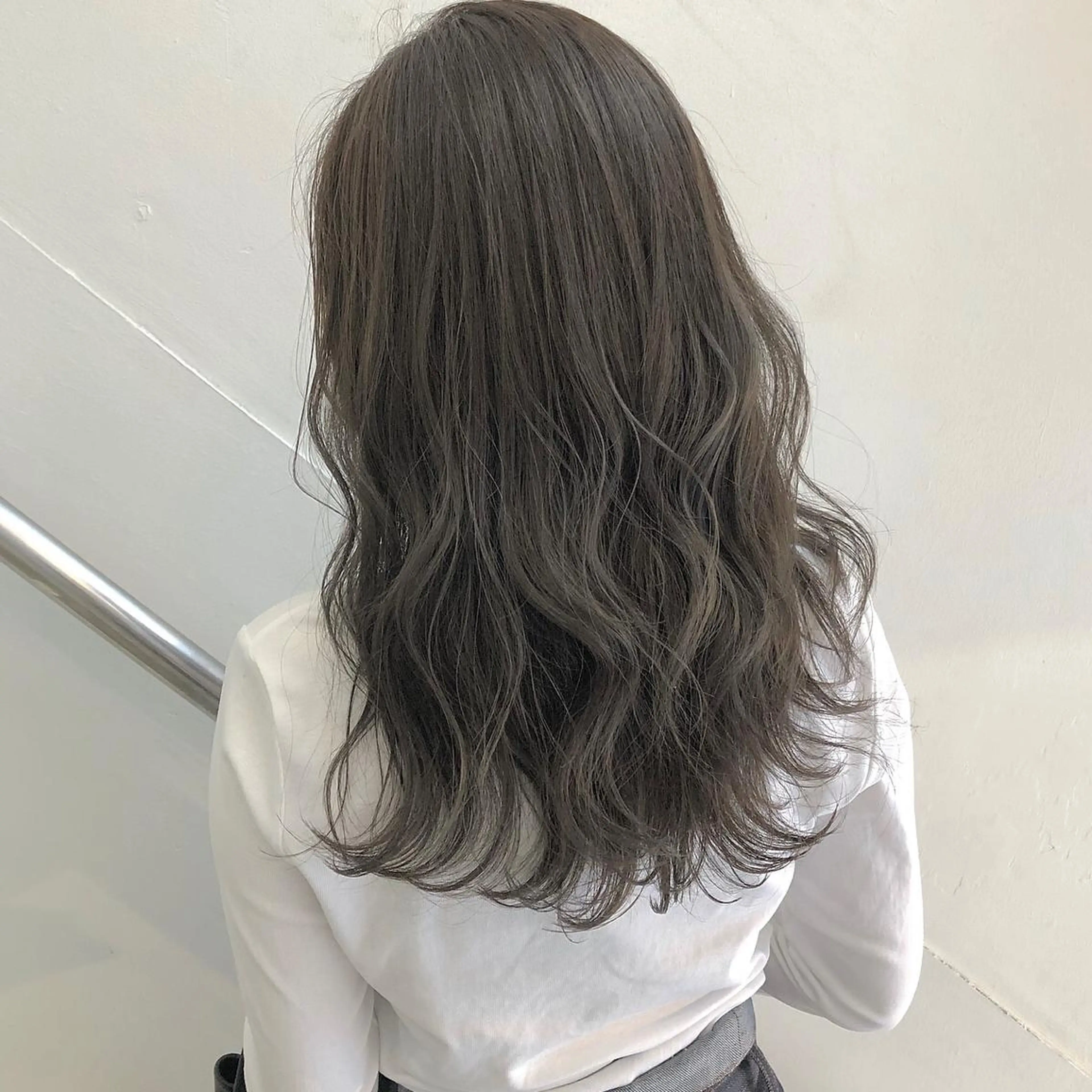 ロング カラー CLUTCH天王寺 西藤遥河のヘアスタイル