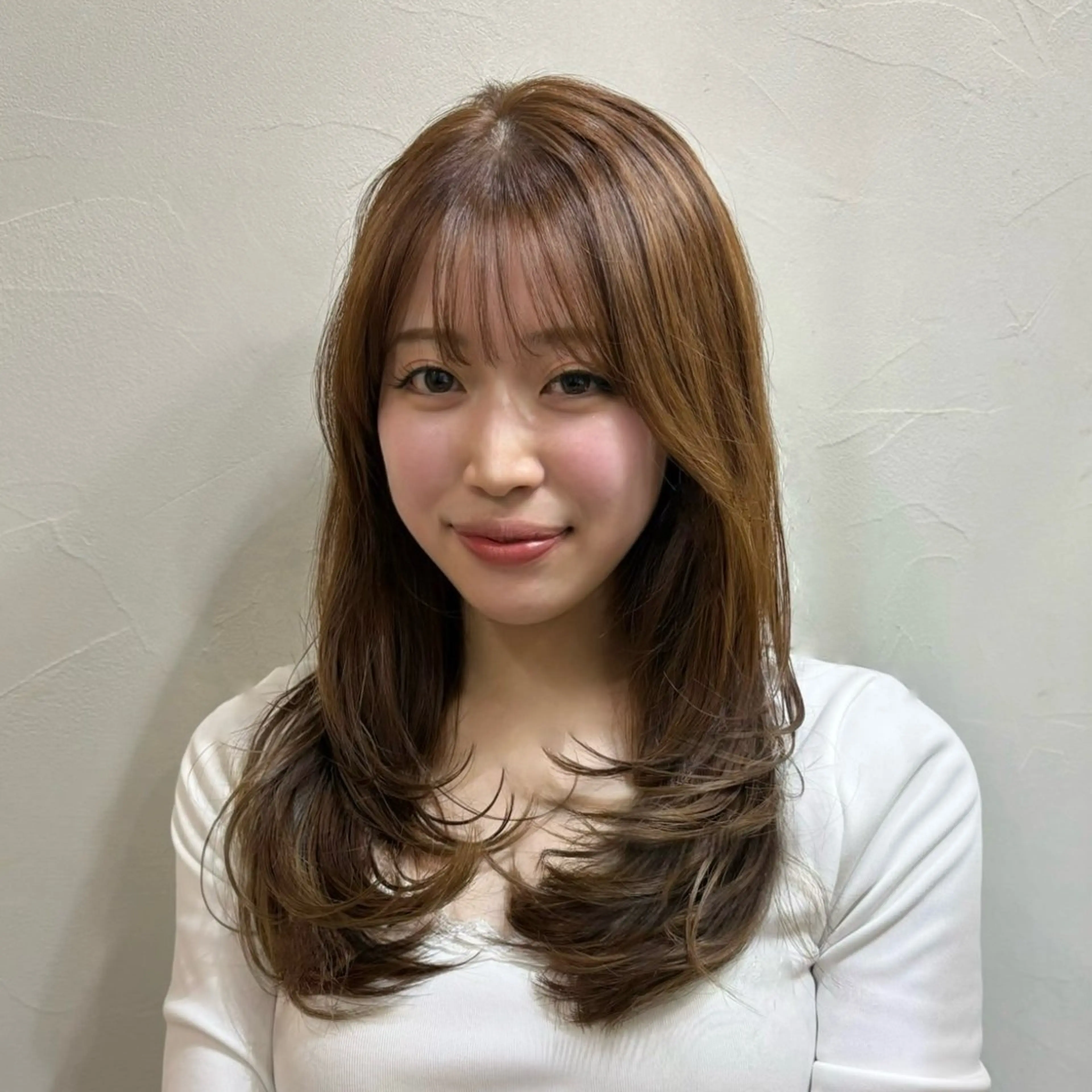 セミロング カット 大人可愛いヘア/ 透明感カラー/アヤノのヘアスタイル