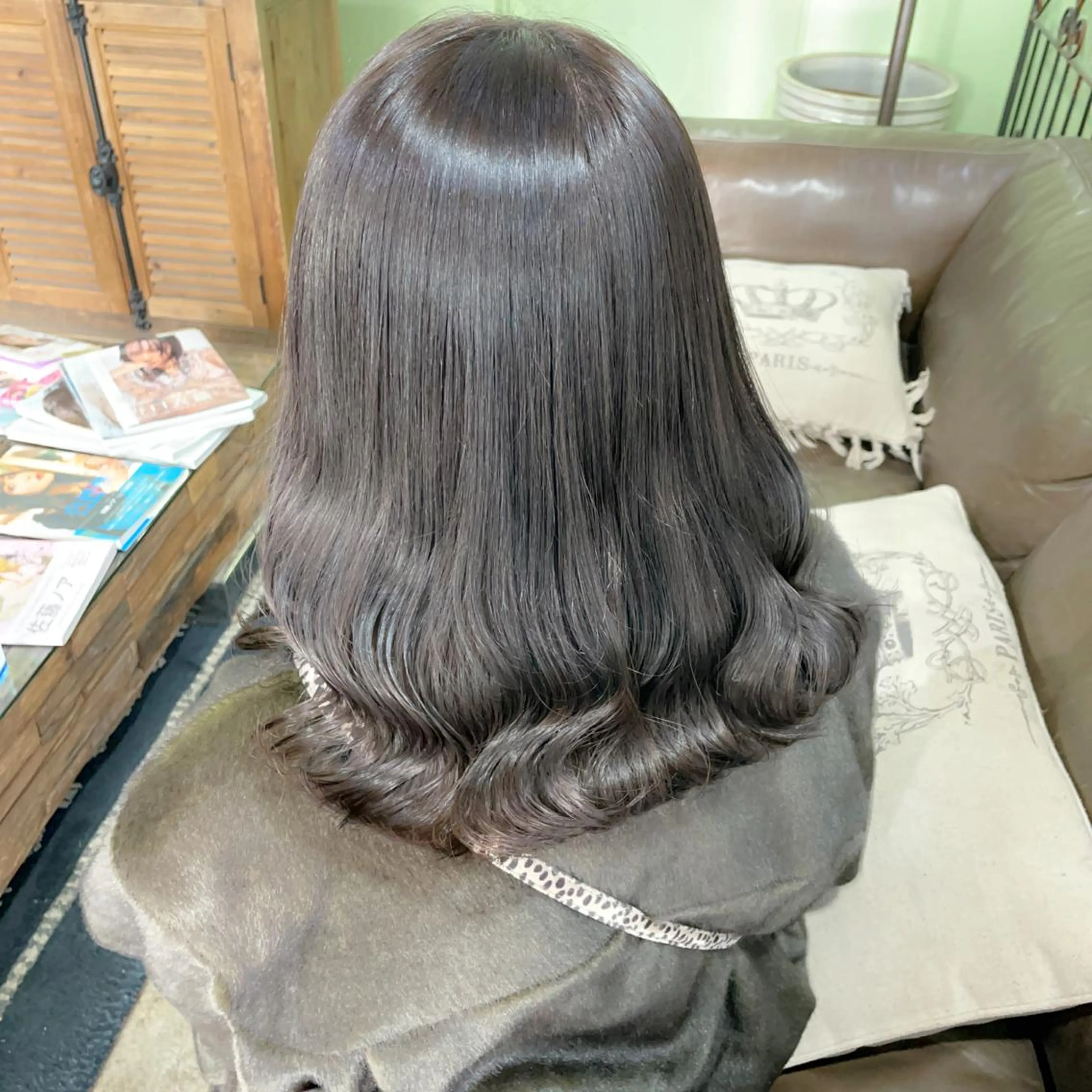 ミディアム カラー グレージュ ヘアカラー トリートメント 🕊miki モテ髪🫧のヘアスタイル