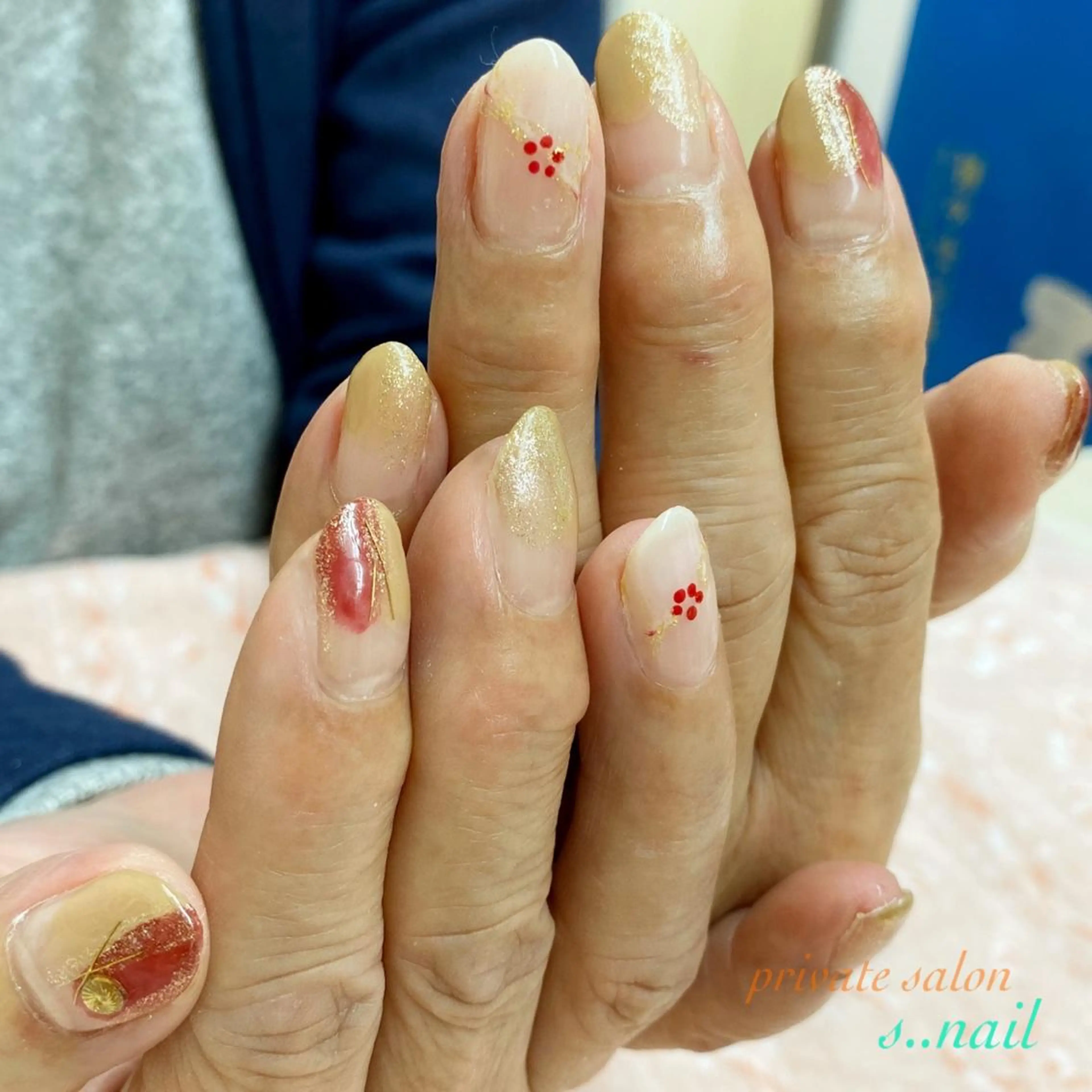 ネイル ボルドー ゴールド 赤色 ハンドネイル フットネイル s..nail / MORITAのネイルデザイン